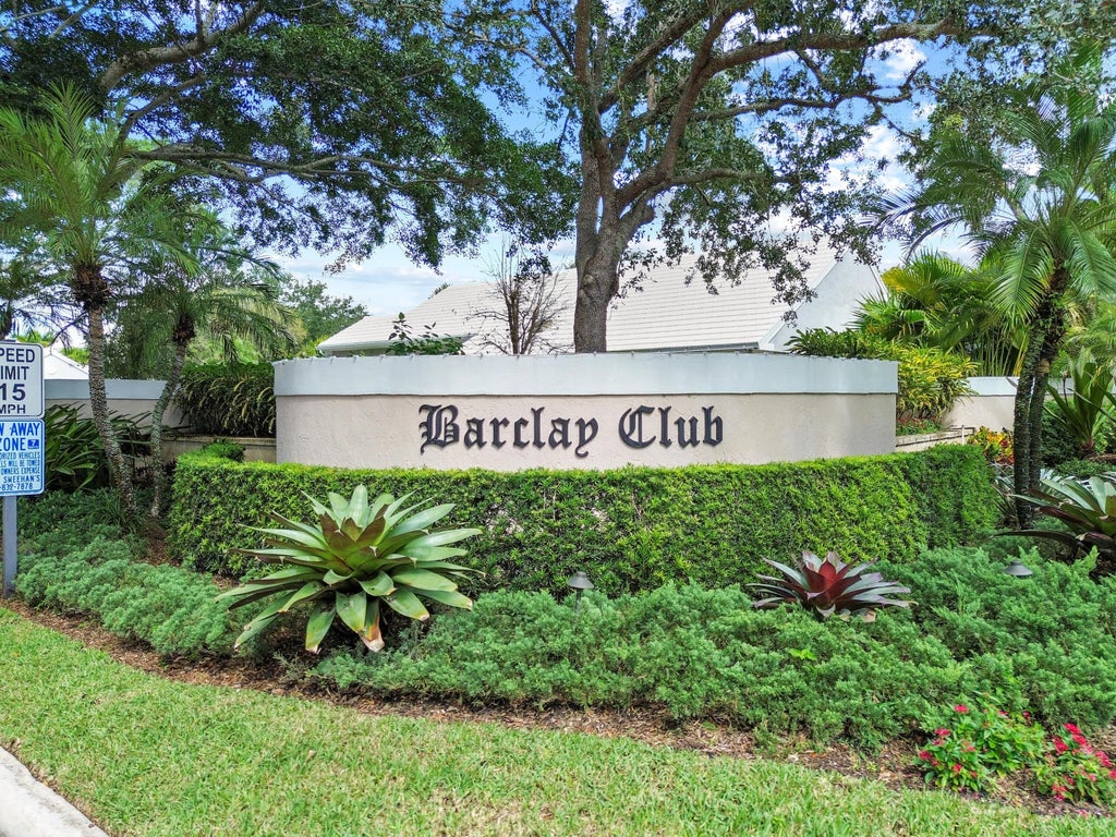 Photo of 10 Brighton Court, Palm Beach Gardens, FL 33418 (MLS # R11109351)