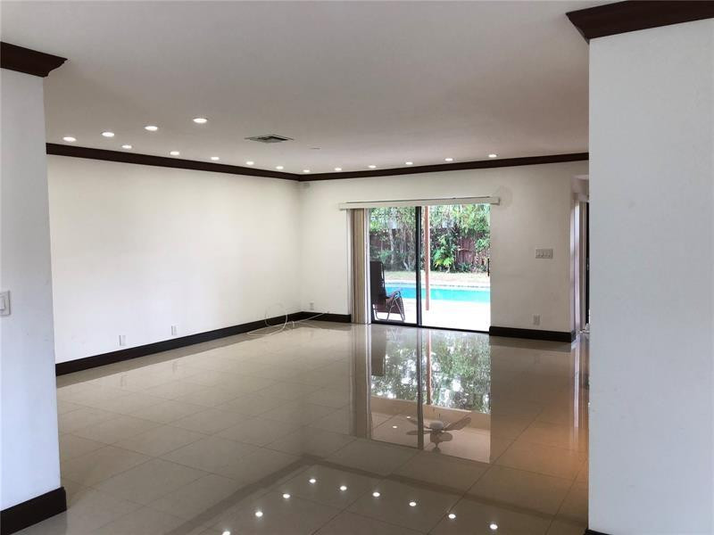 Emerald Hills Sec 3 83-27 - Residential