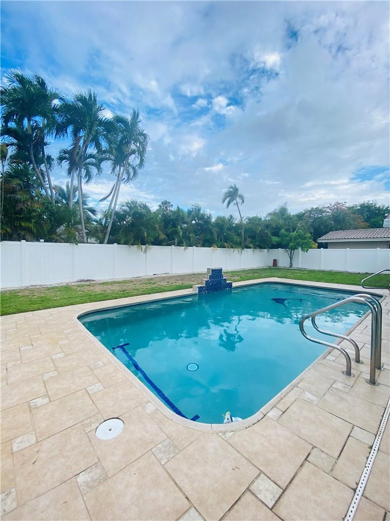 Emerald Hills Sec 3 83-27 - Residential