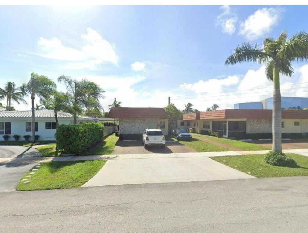 Photo of 3808 N Polk St, Hollywood, FL 33021 (MLS # F10501352)