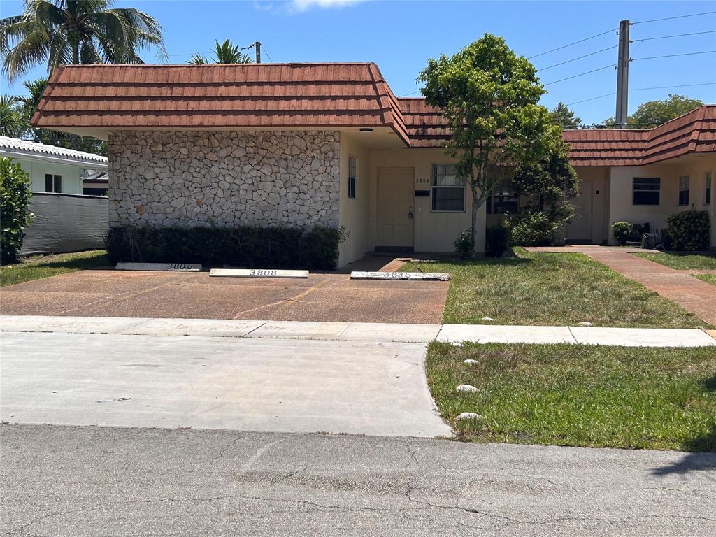 Photo of 3808 N Polk St, Hollywood, FL 33021 (MLS # F10501352)