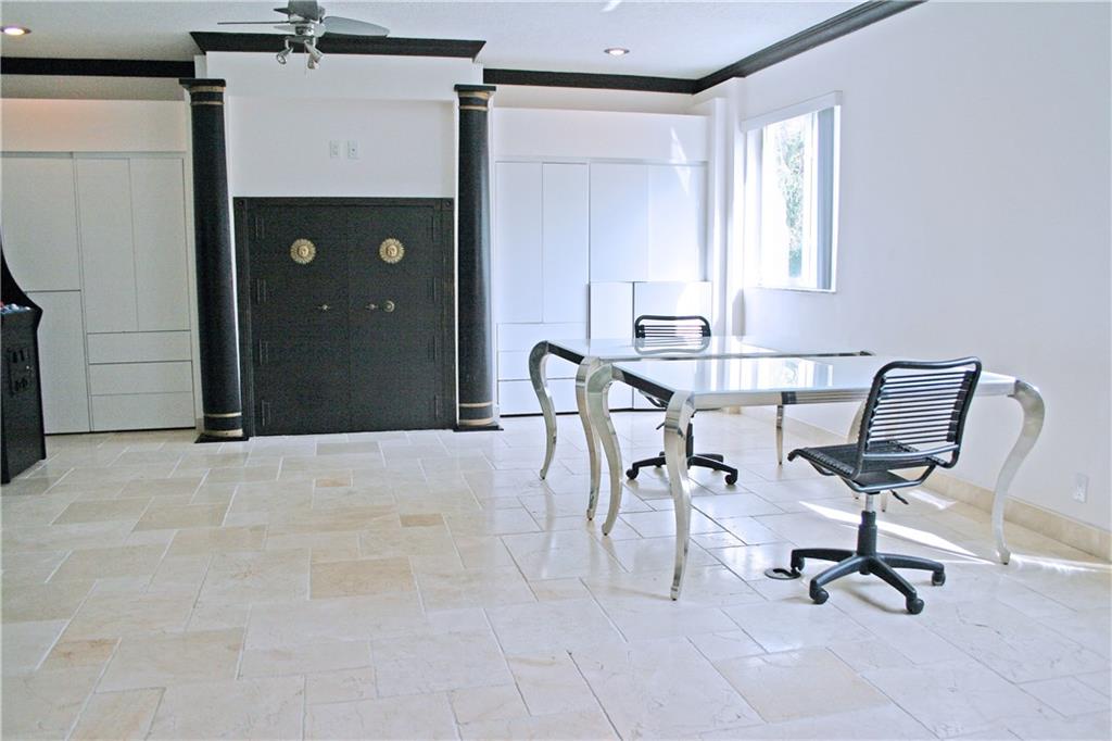 Shady Lane 103-4 B - Residential