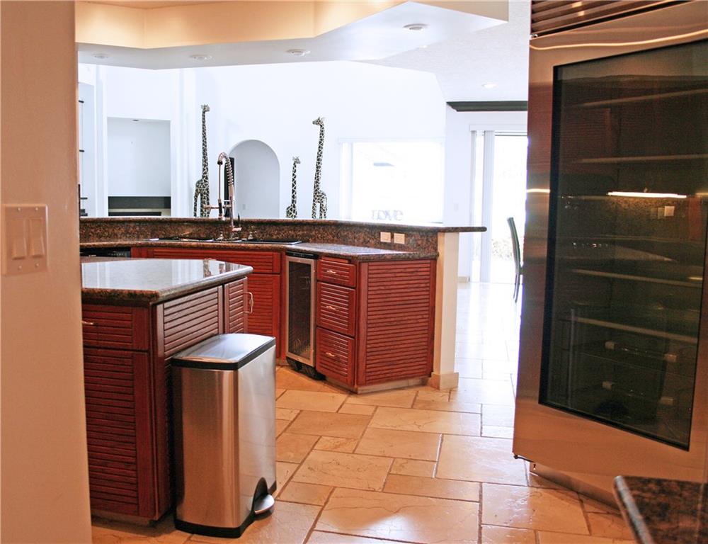 Shady Lane 103-4 B - Residential