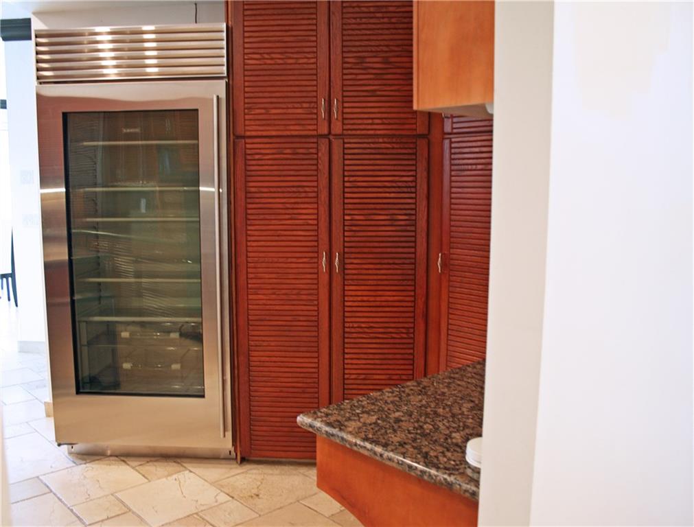 Shady Lane 103-4 B - Residential