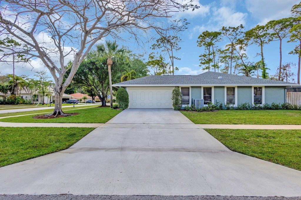 Photo of 14515 Horseshoe Trace, Wellington, FL 33414 (MLS # R11090757)