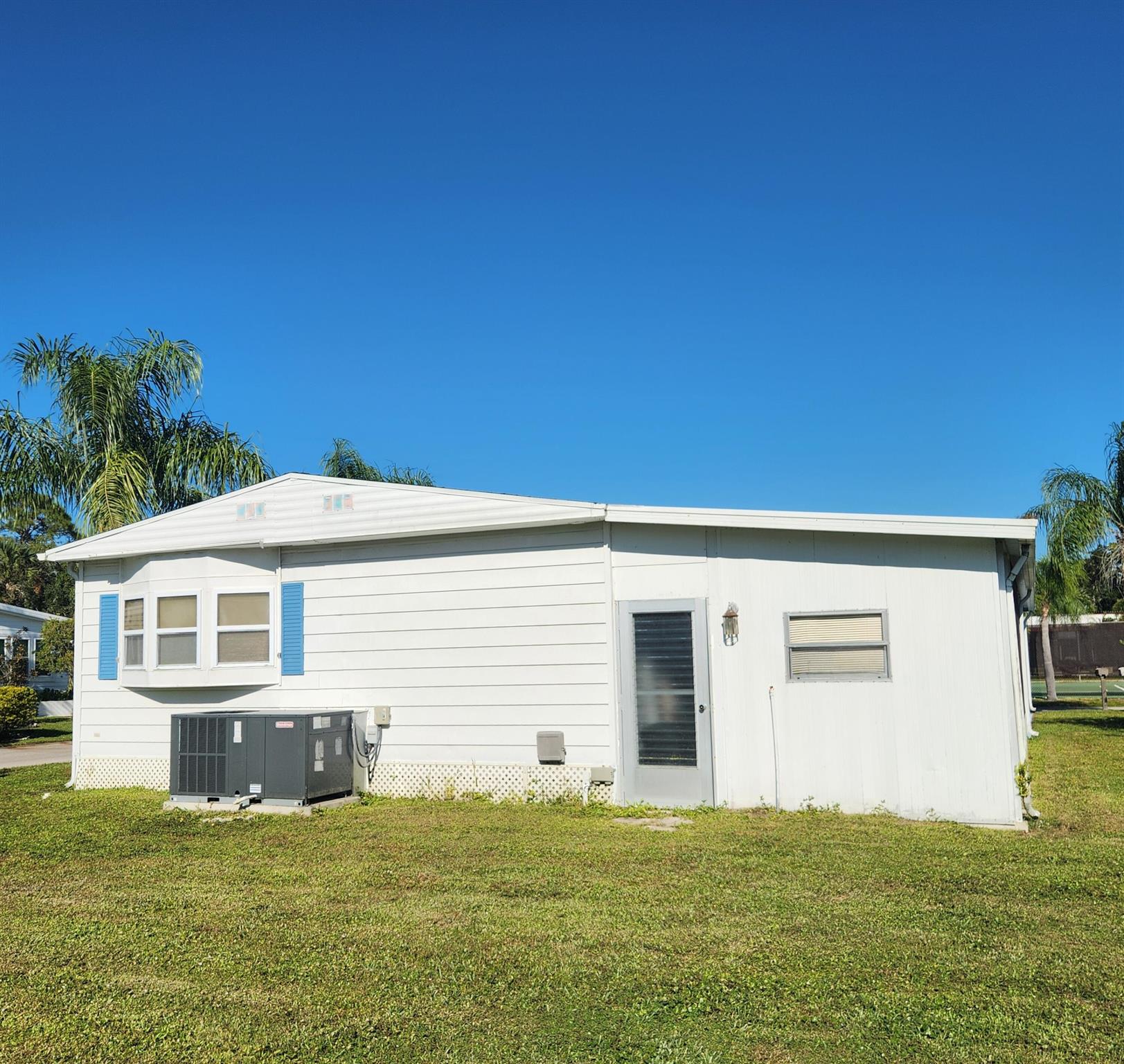 Spanish Lakes Riverfront - Residential