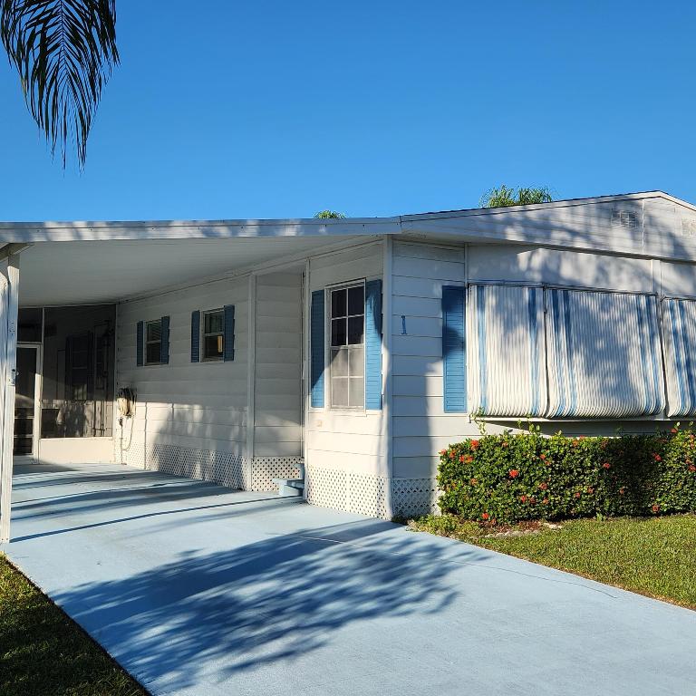 Spanish Lakes Riverfront - Residential