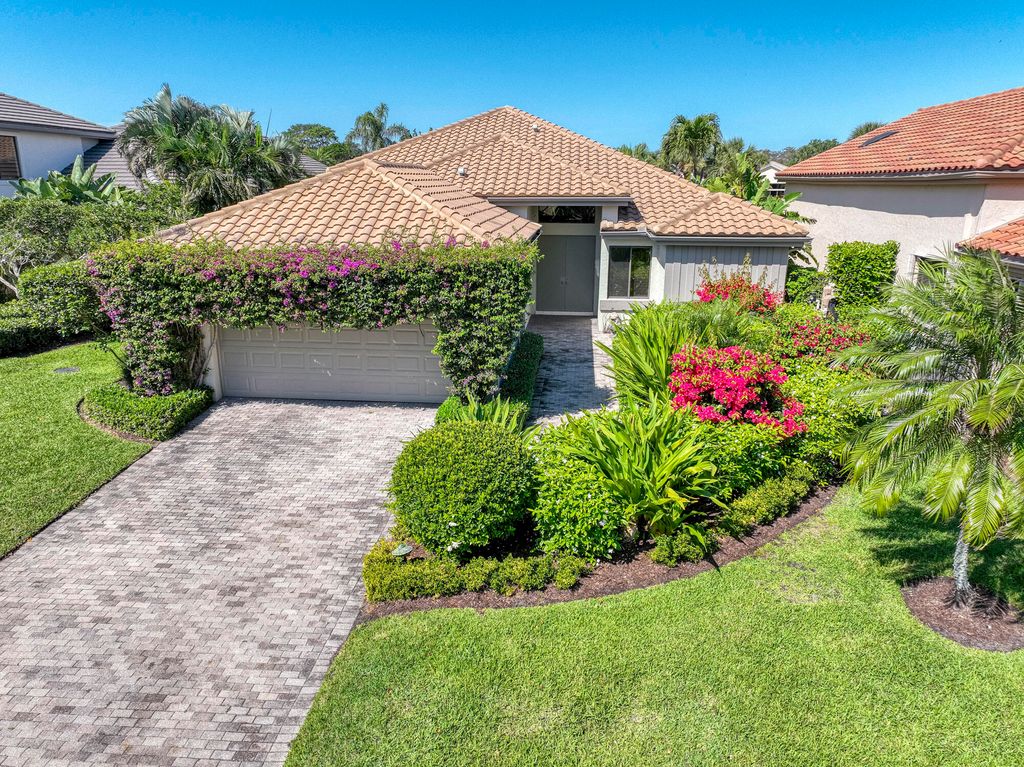 Photo of 13299 Deauville Drive, Palm Beach Gardens, FL 33410 (MLS # R10970900)