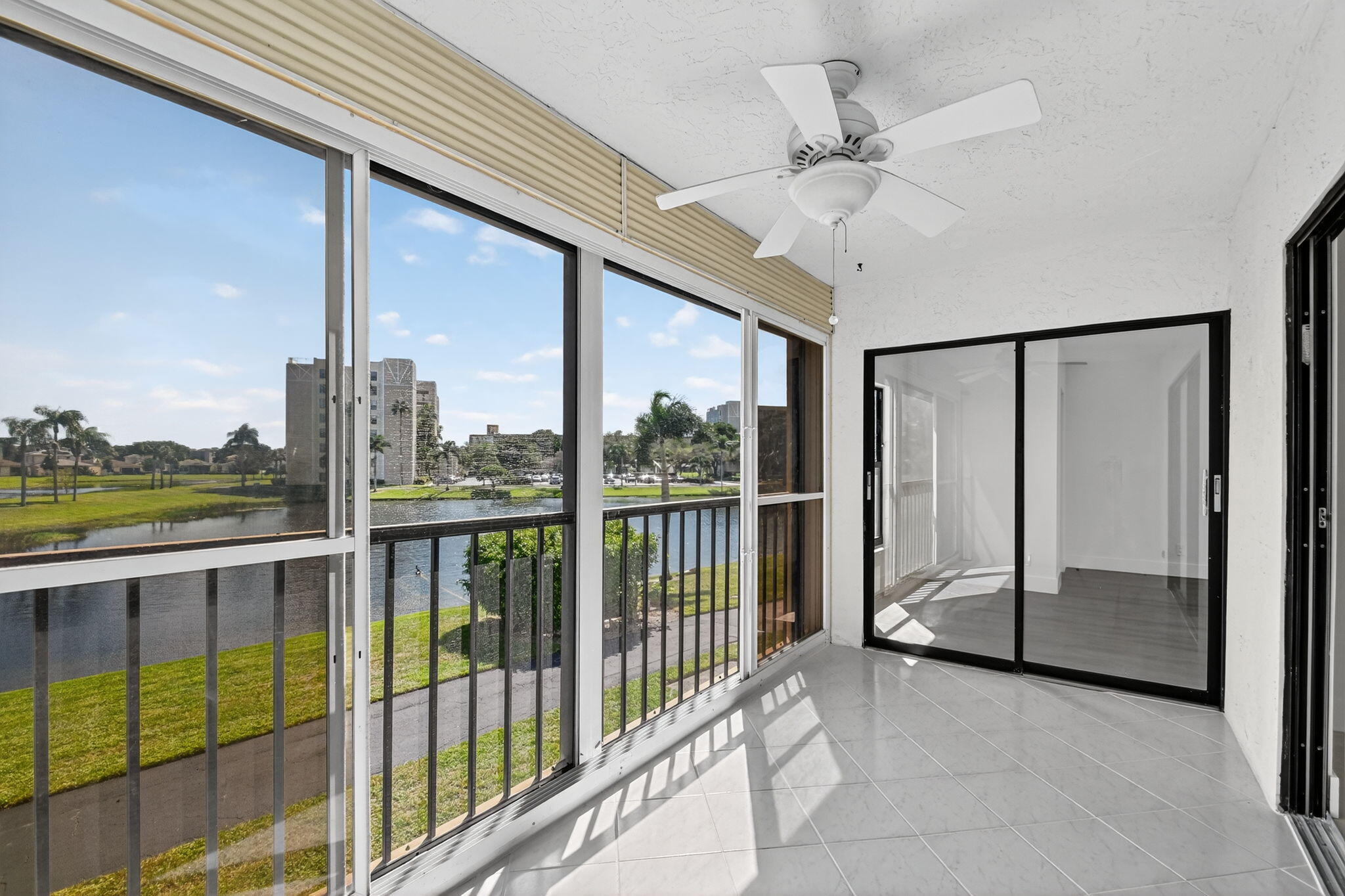 HUNTINGTON LAKES SEC FIVE CONDOS - Residential