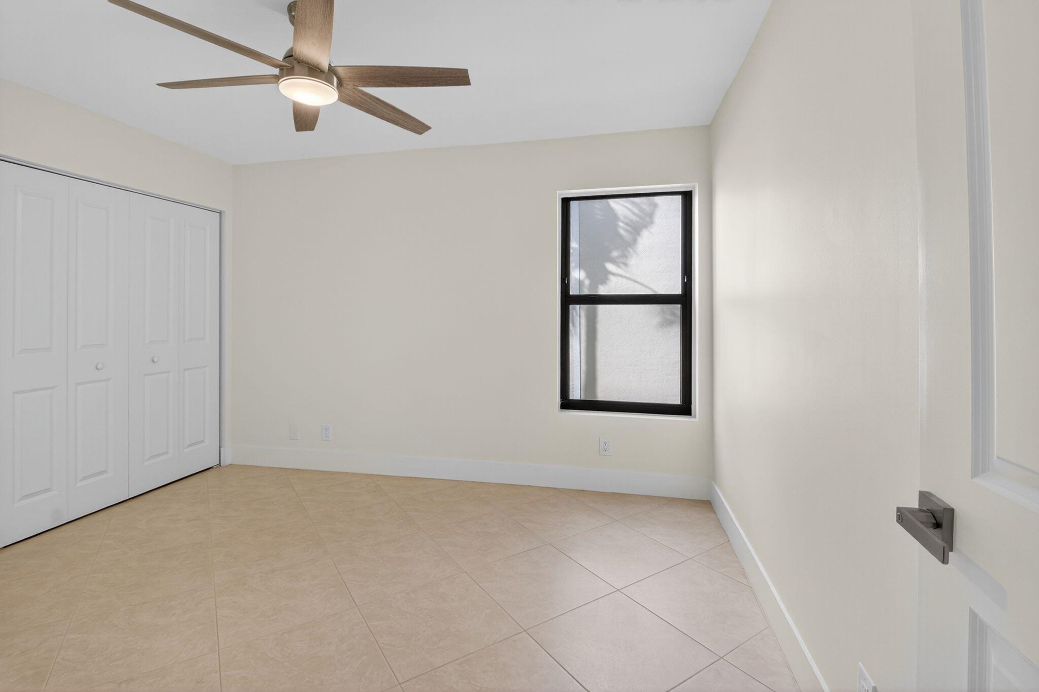 HUNTINGTON LAKES SEC FIVE - Residential