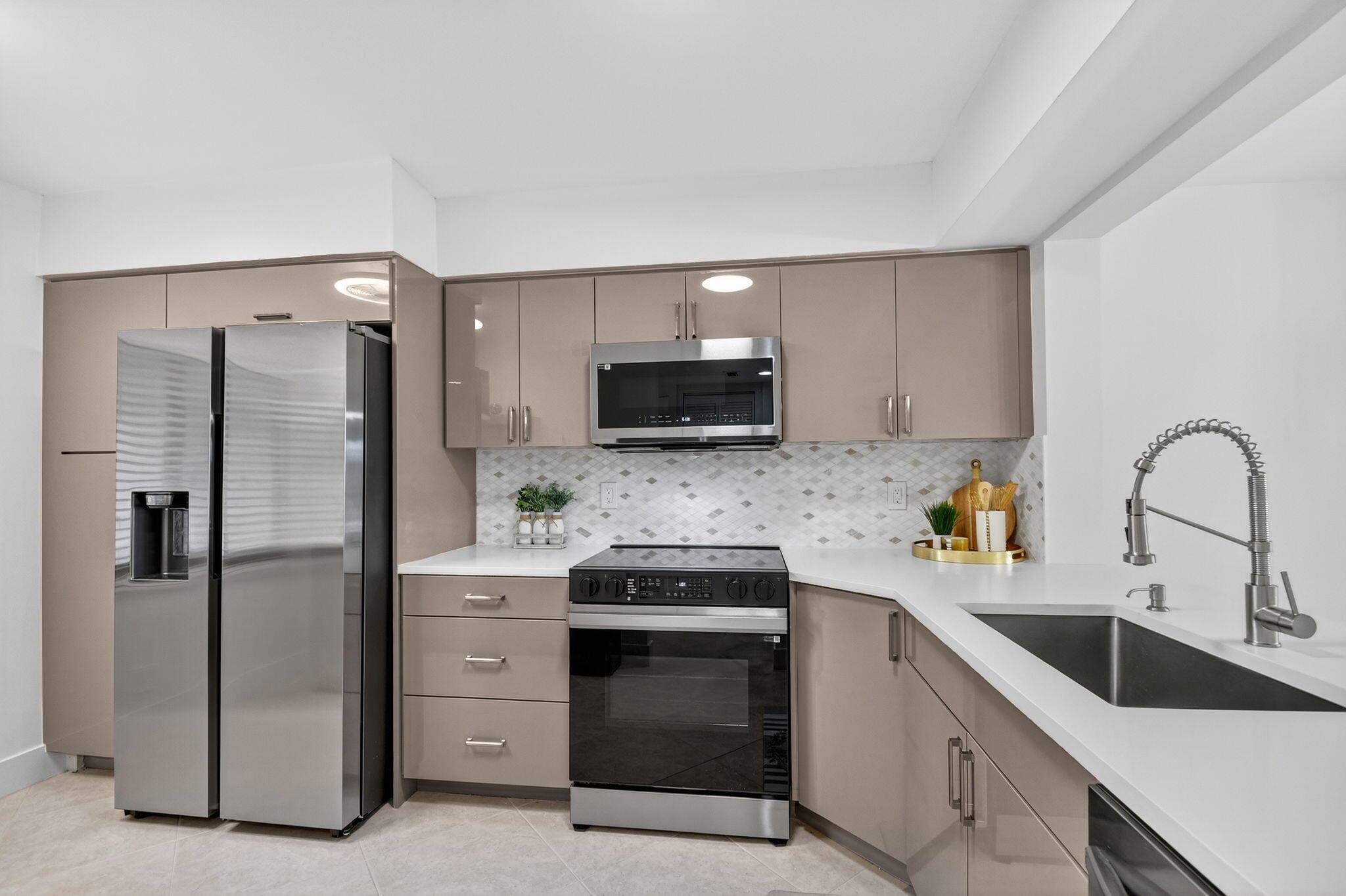 HUNTINGTON LAKES SEC FIVE - Residential