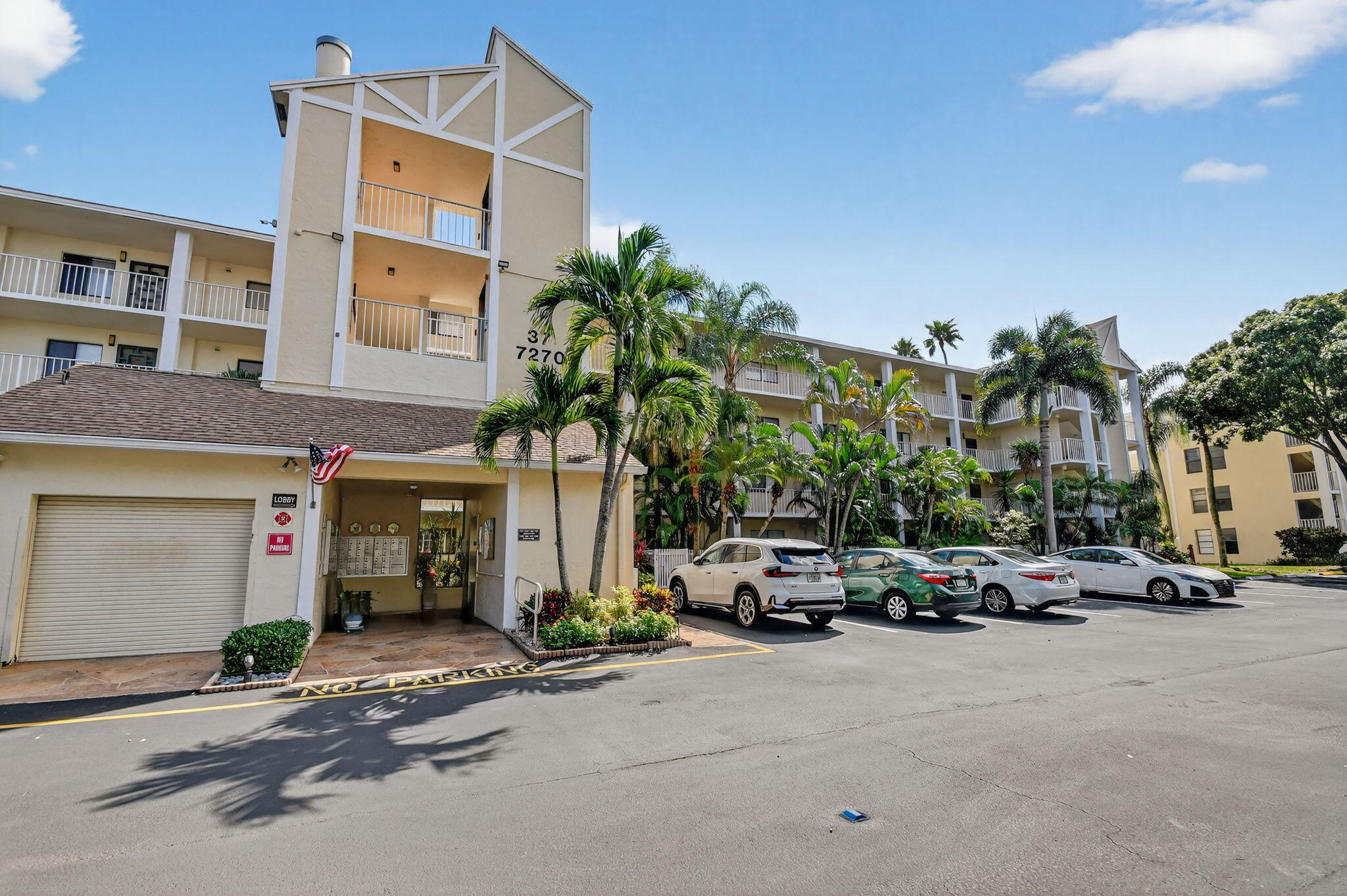 HUNTINGTON LAKES SEC FIVE CONDOS - Residential