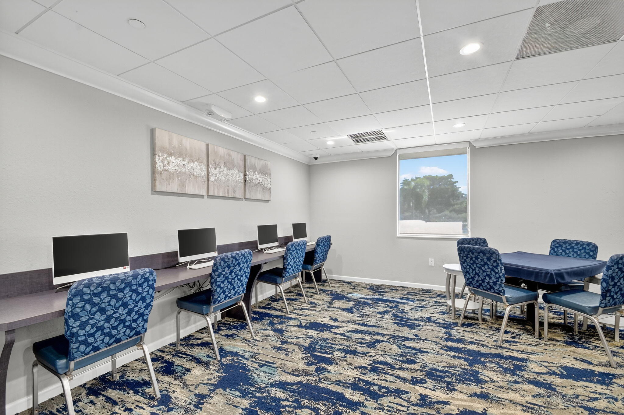 HUNTINGTON LAKES SEC FIVE CONDOS - Residential