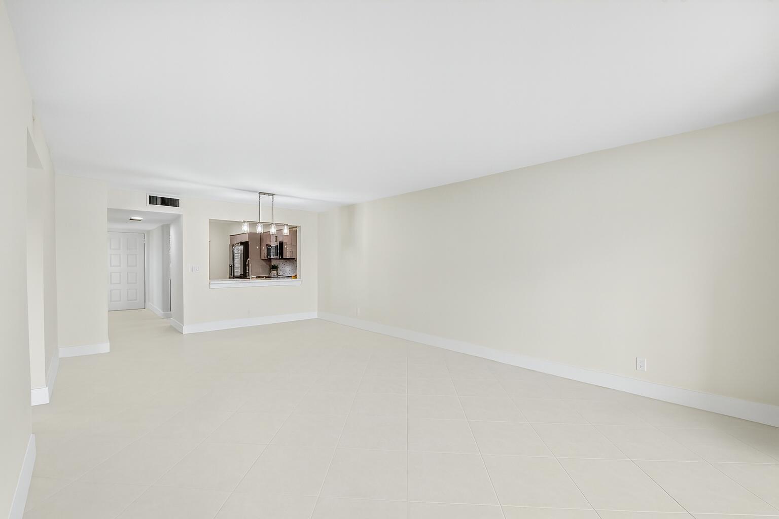 HUNTINGTON LAKES SEC FIVE CONDOS - Residential