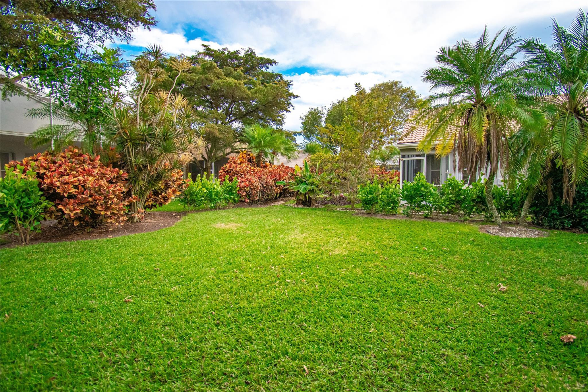 VALENCIA LAKES 1 - Residential