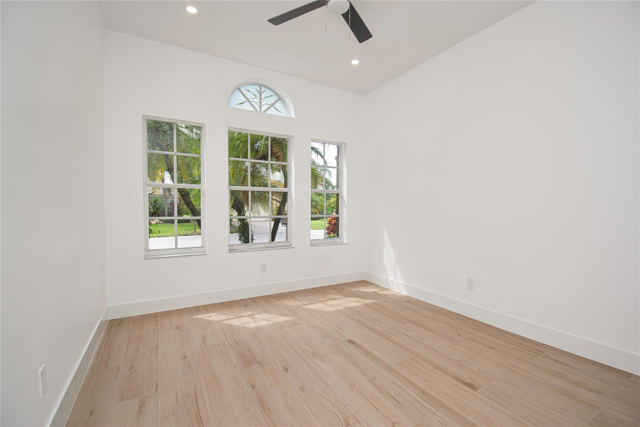 VALENCIA LAKES 1 - Residential