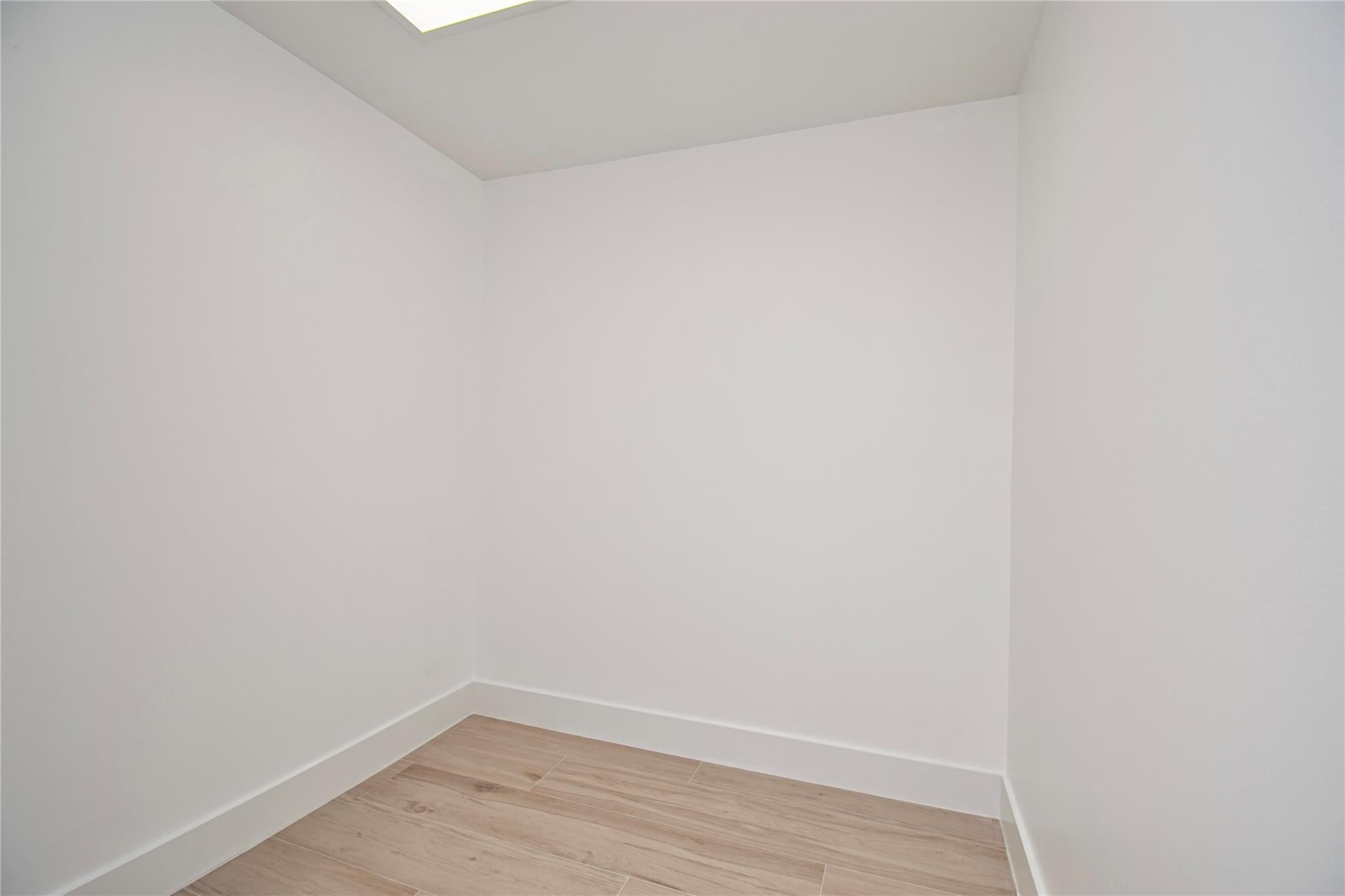 VALENCIA LAKES 1 - Residential