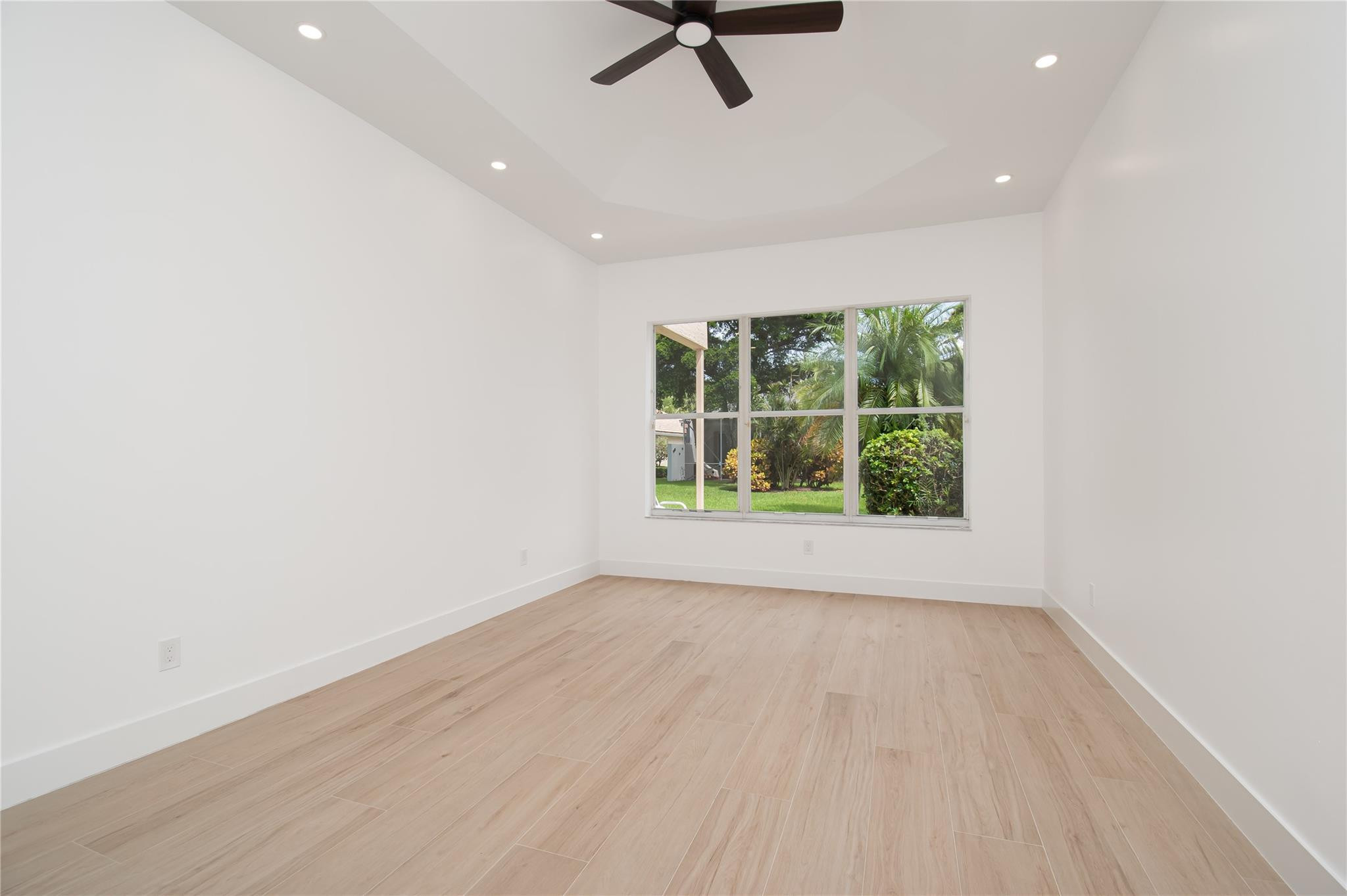 VALENCIA LAKES 1 - Residential