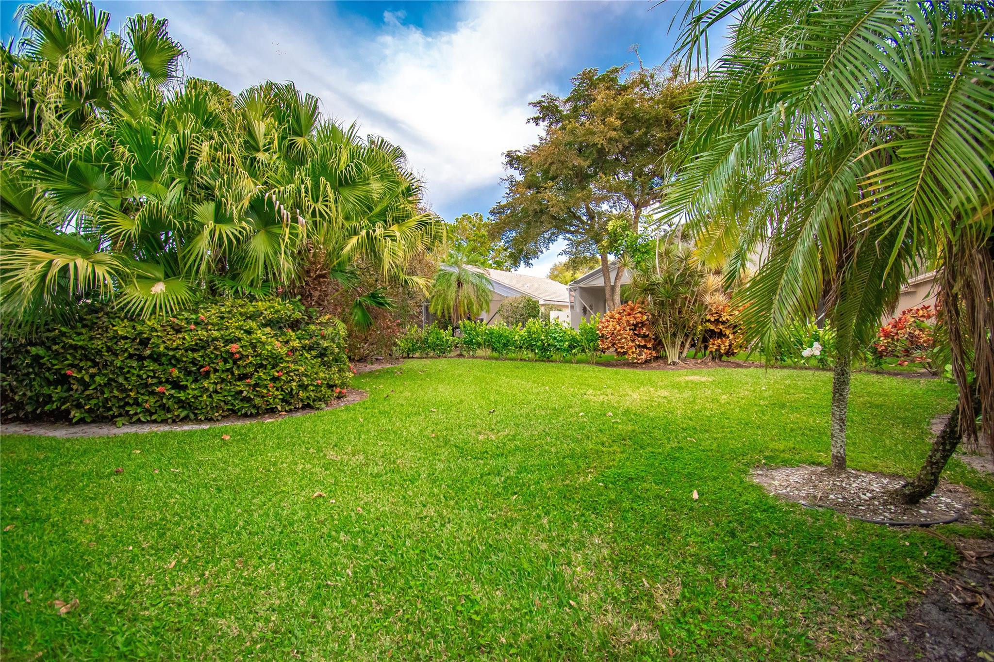 VALENCIA LAKES 1 - Residential