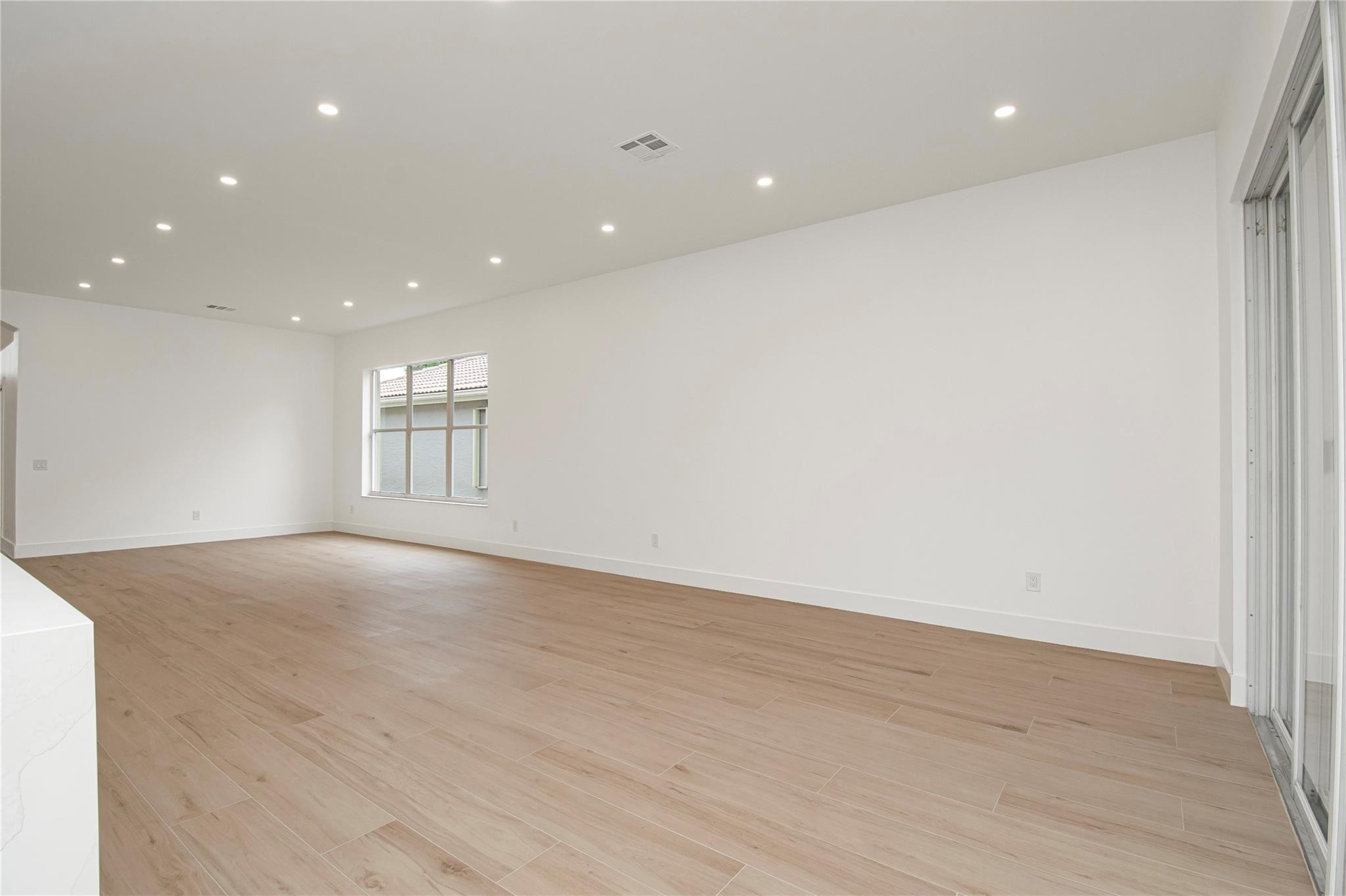 VALENCIA LAKES 1 - Residential