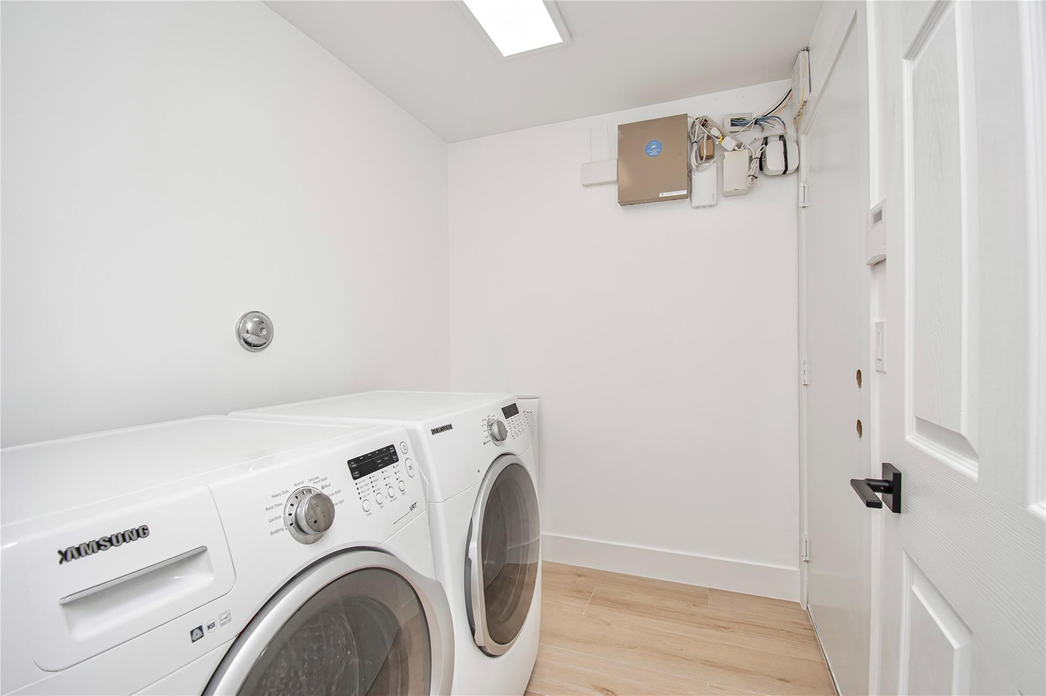 VALENCIA LAKES 1 - Residential