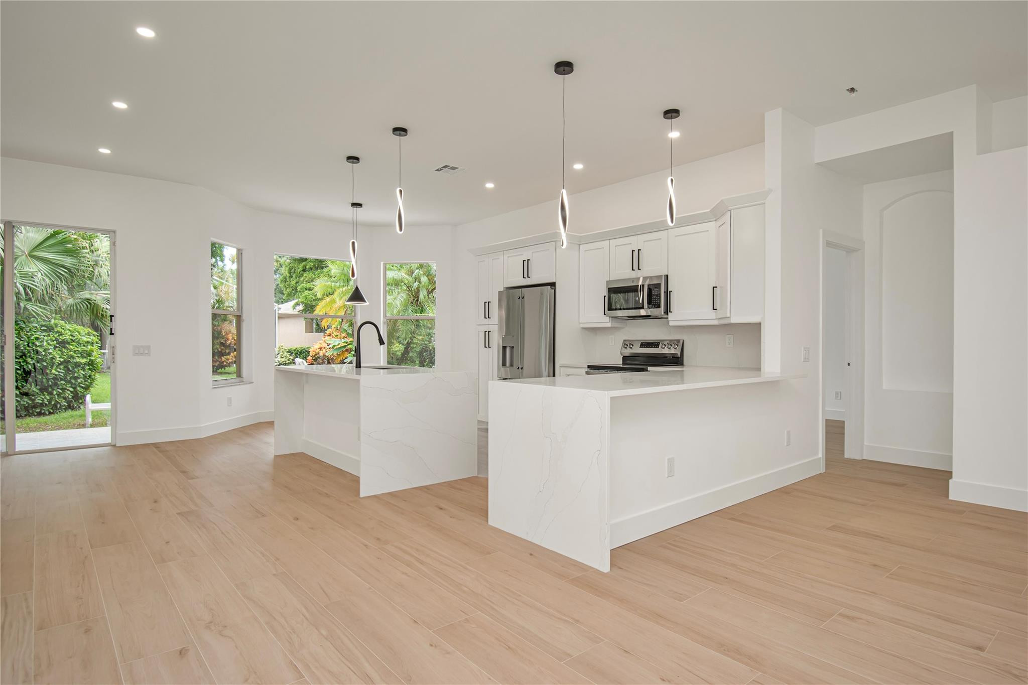 VALENCIA LAKES 1 - Residential