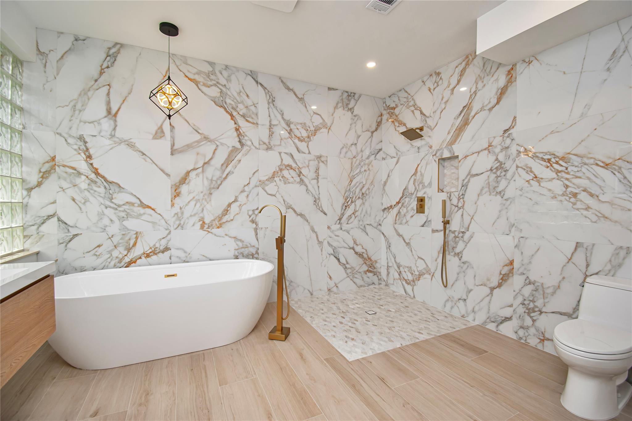 VALENCIA LAKES 1 - Residential