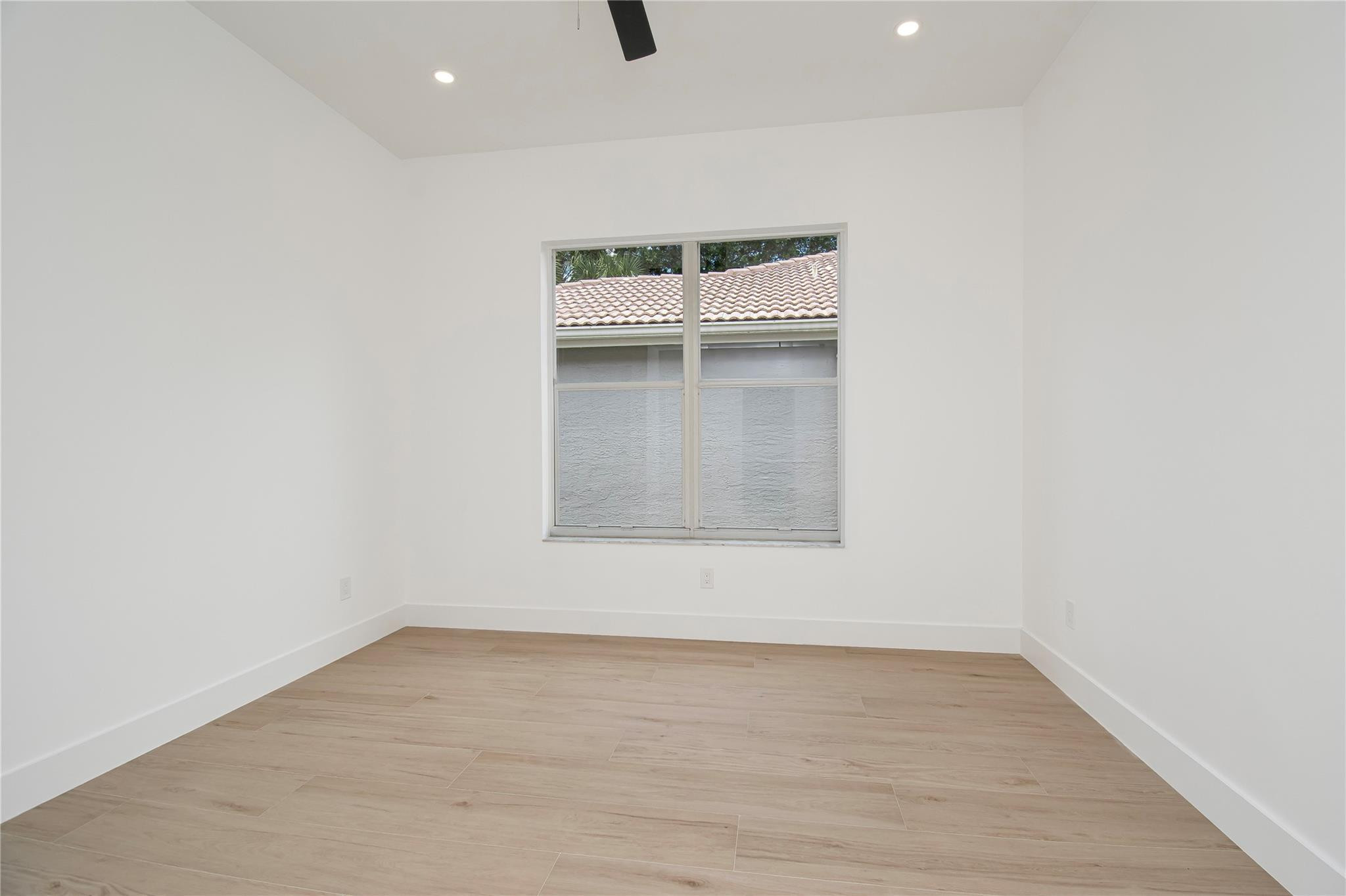 VALENCIA LAKES 1 - Residential