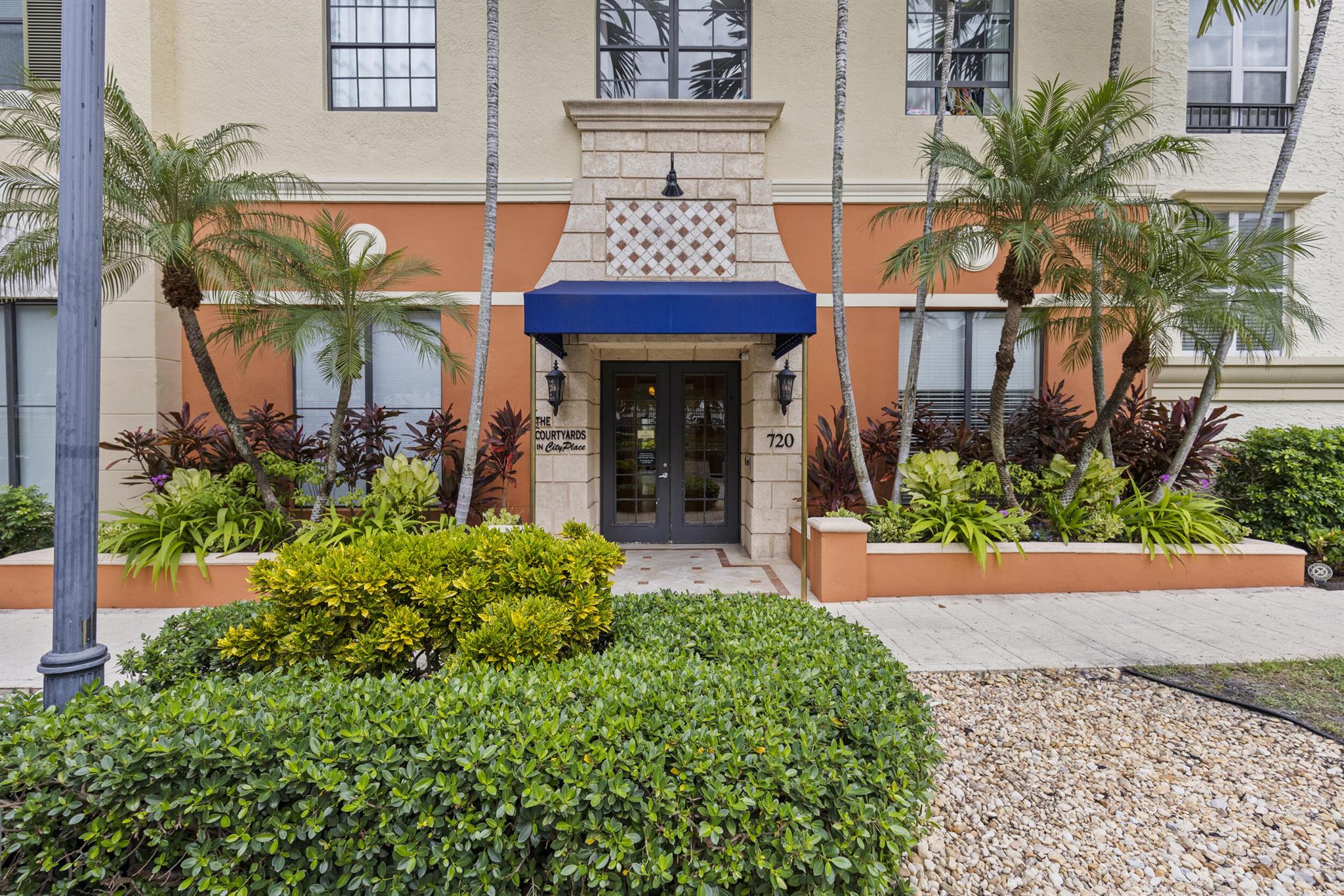 COURTYARDS IN CITYPLACE C - Residential Lease