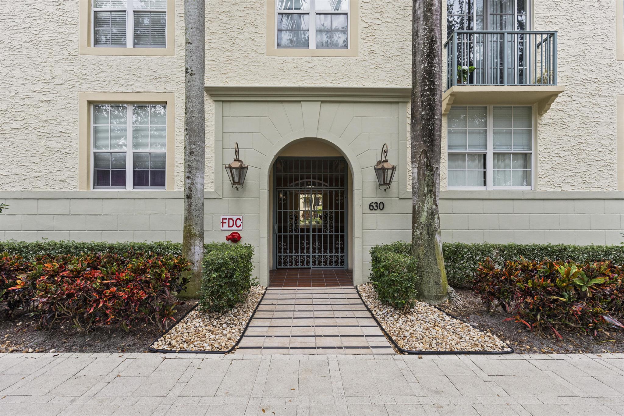 COURTYARDS IN CITYPLACE C - Residential Lease