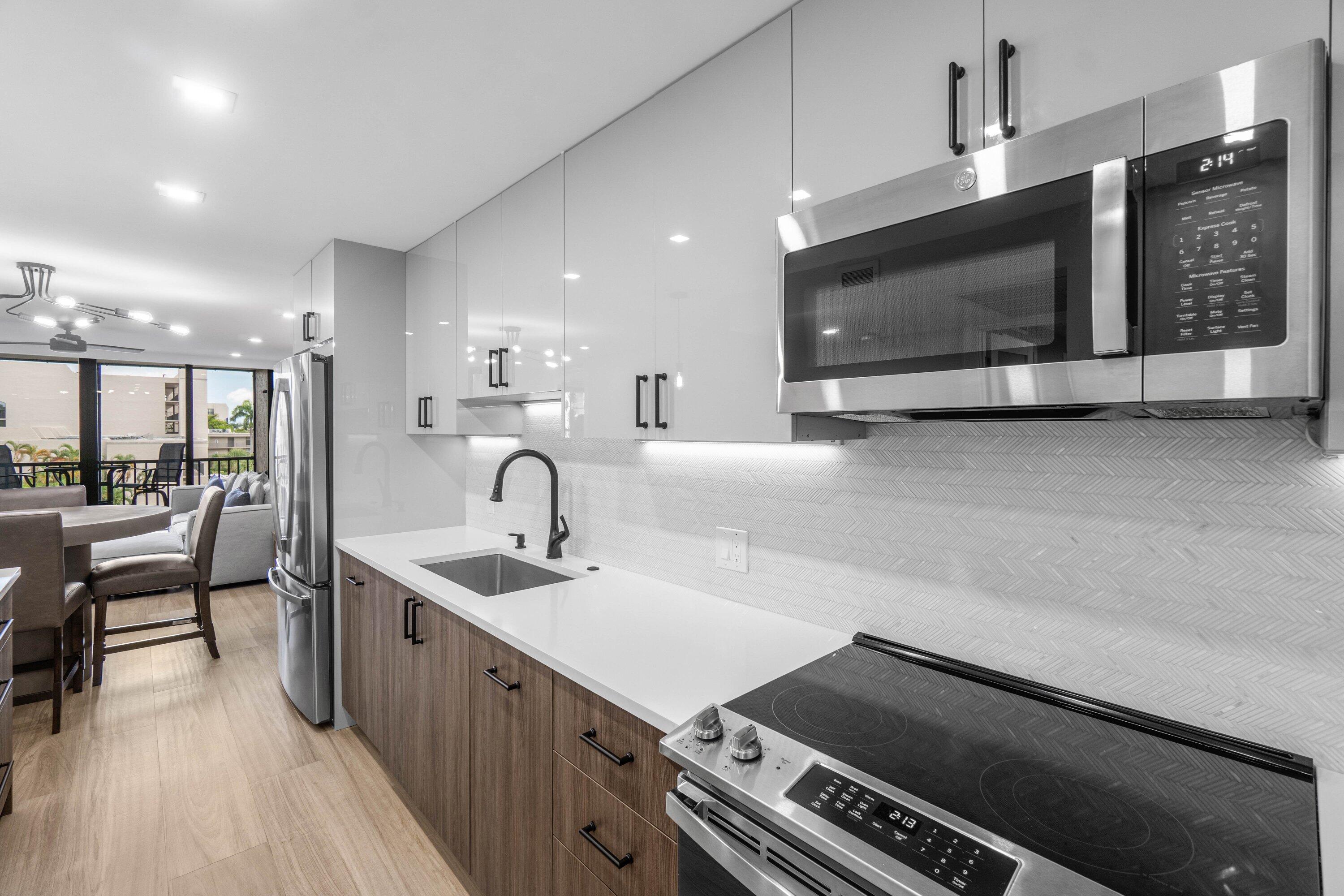4 Royal Palm Way 4020