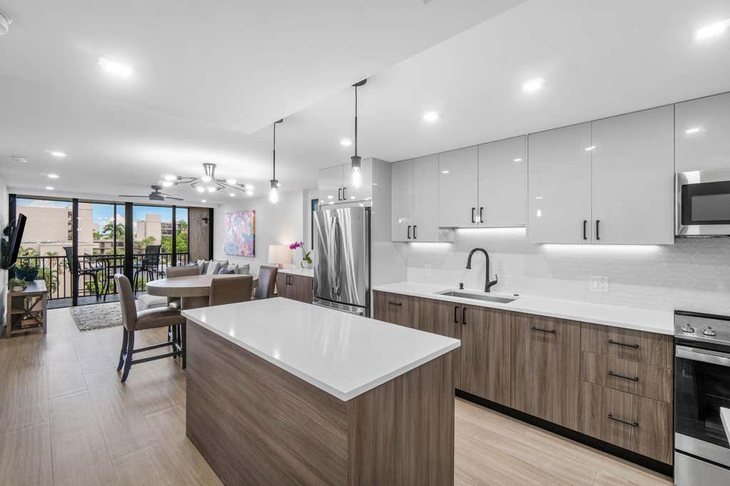 Photo of 4 Royal Palm Way #4020, Boca Raton, FL 33432 (MLS # B26059437)