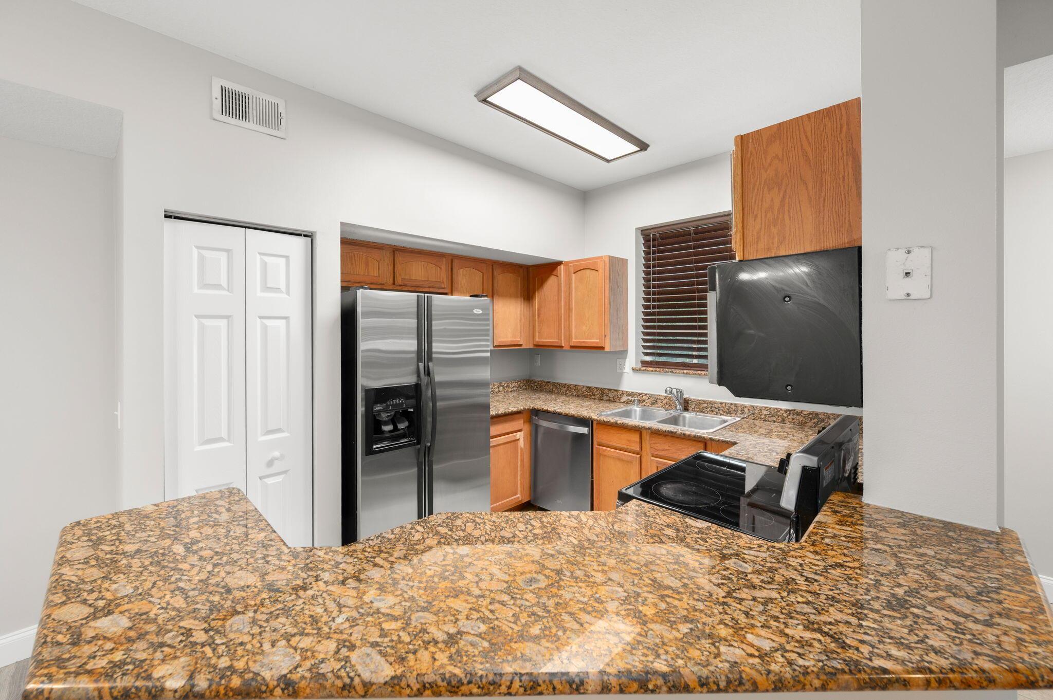 COURTYARDS AT WILLOUGHBY - Residential