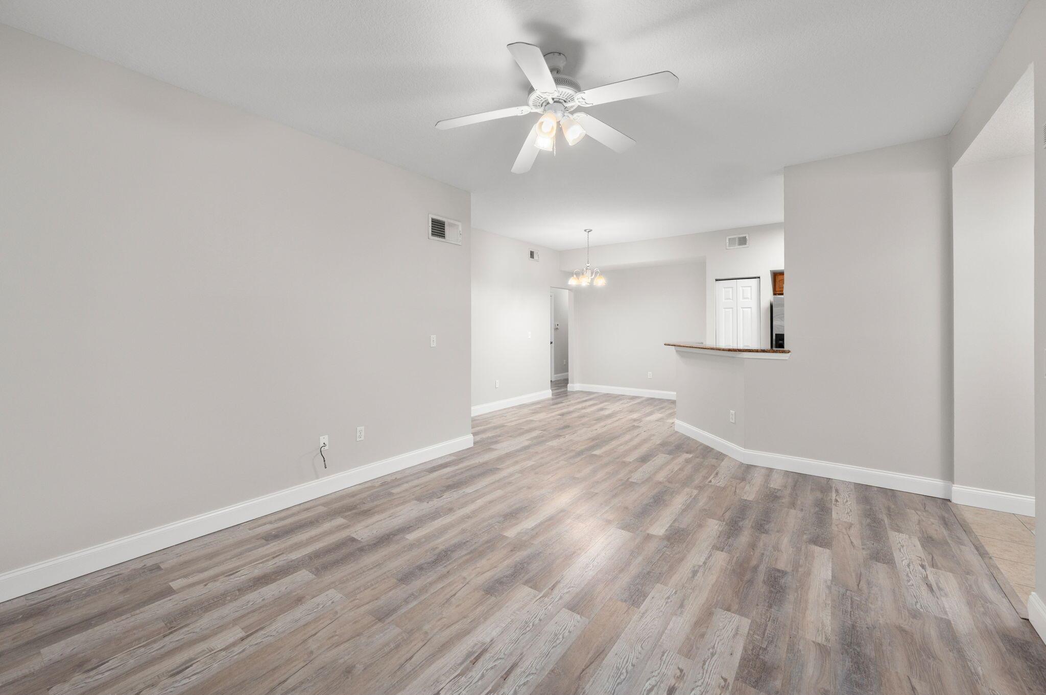 COURTYARDS AT WILLOUGHBY - Residential