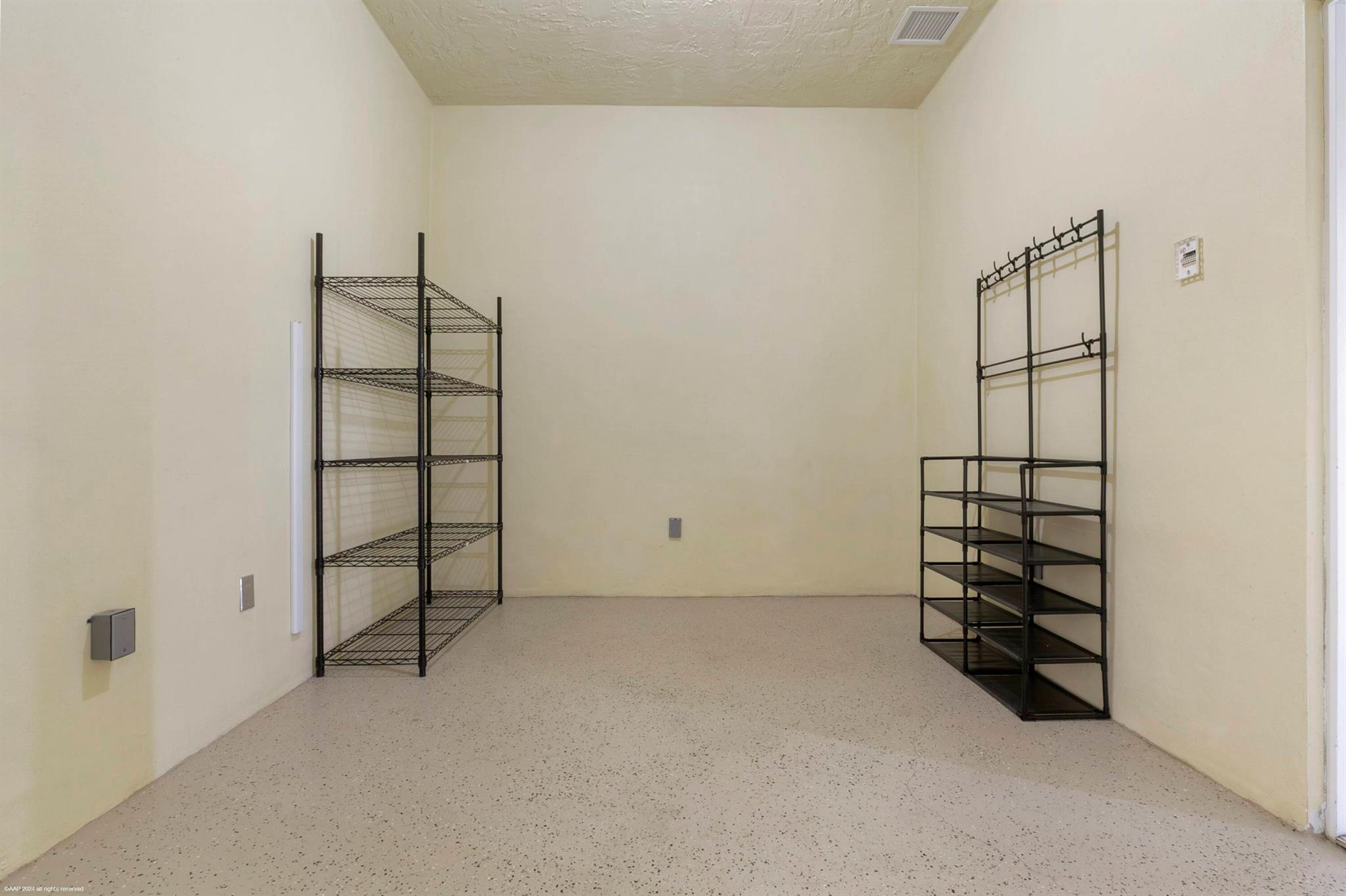 PADDOCK PARK 2 OF WELLING - Residential Lease