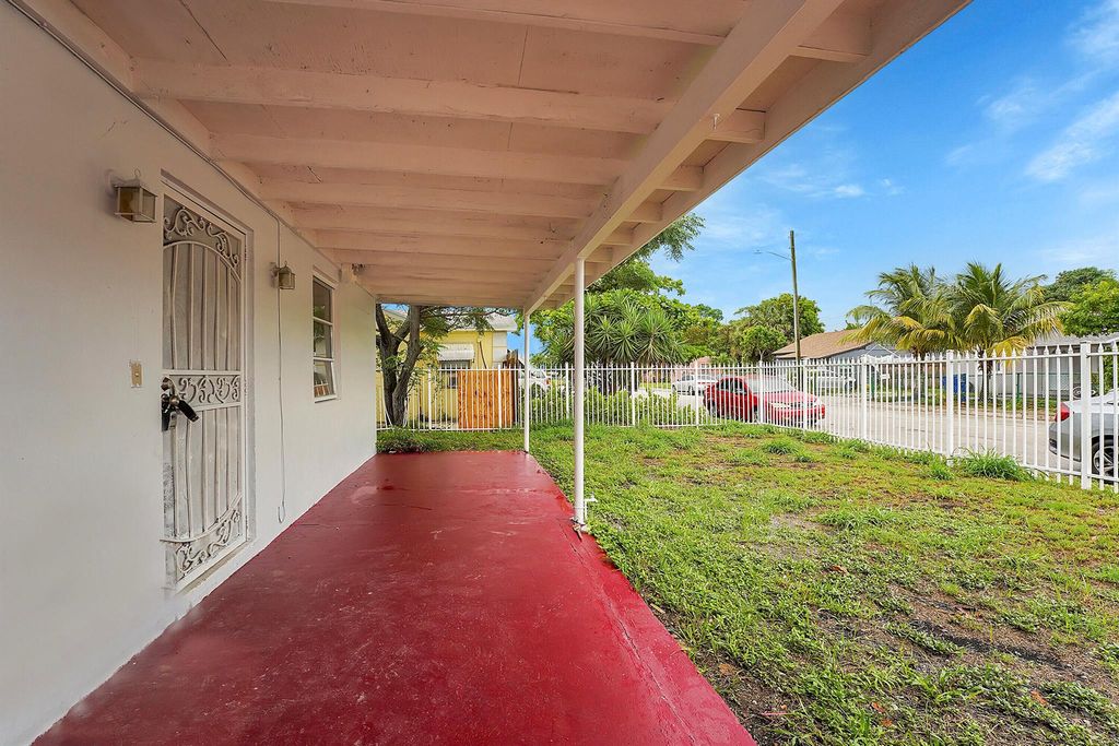 Photo of 578 W 2nd Street, Riviera Beach, FL 33404 (MLS # R10995582)
