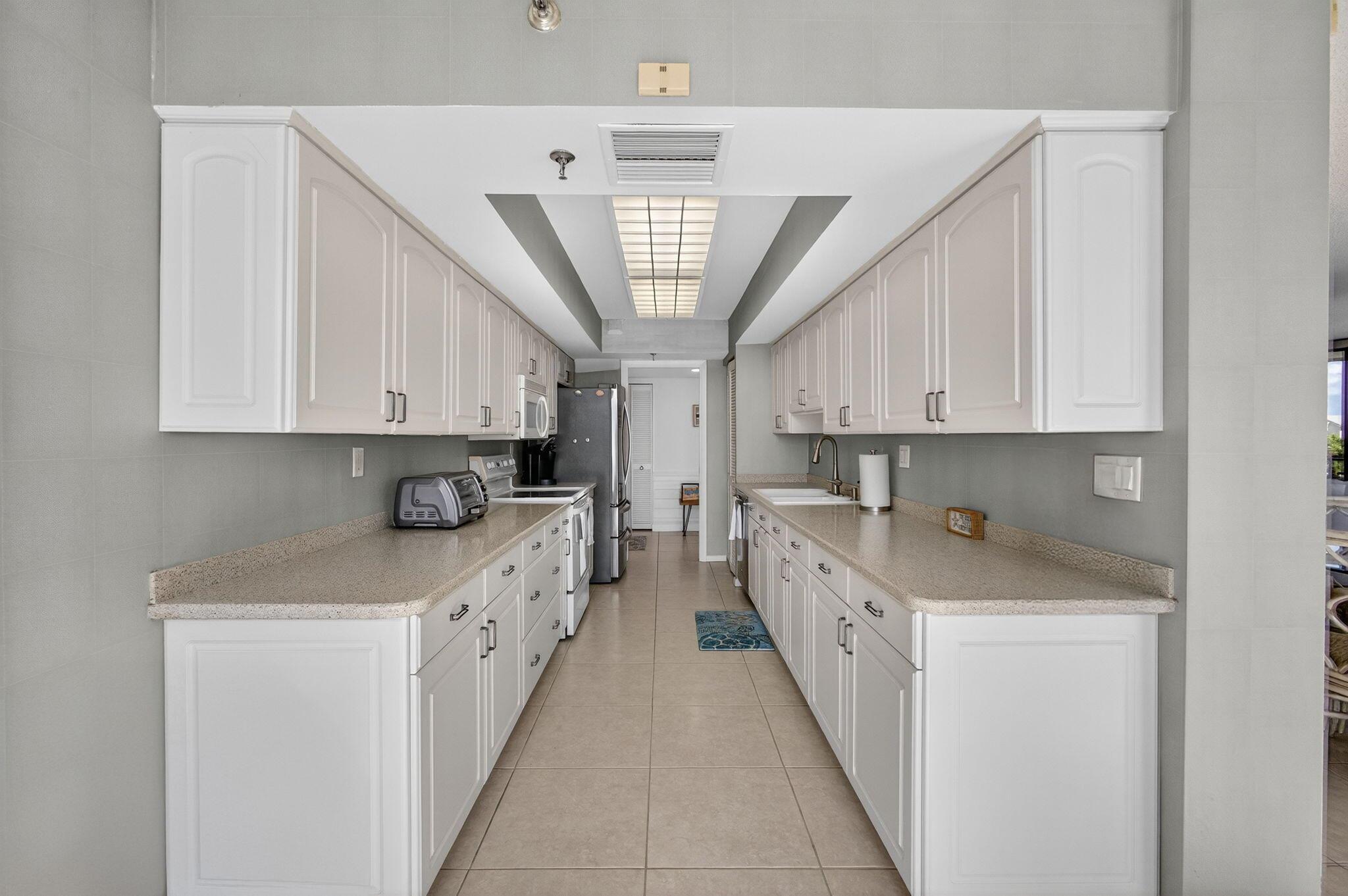 OCEANCREST CONDO APTS - Residential