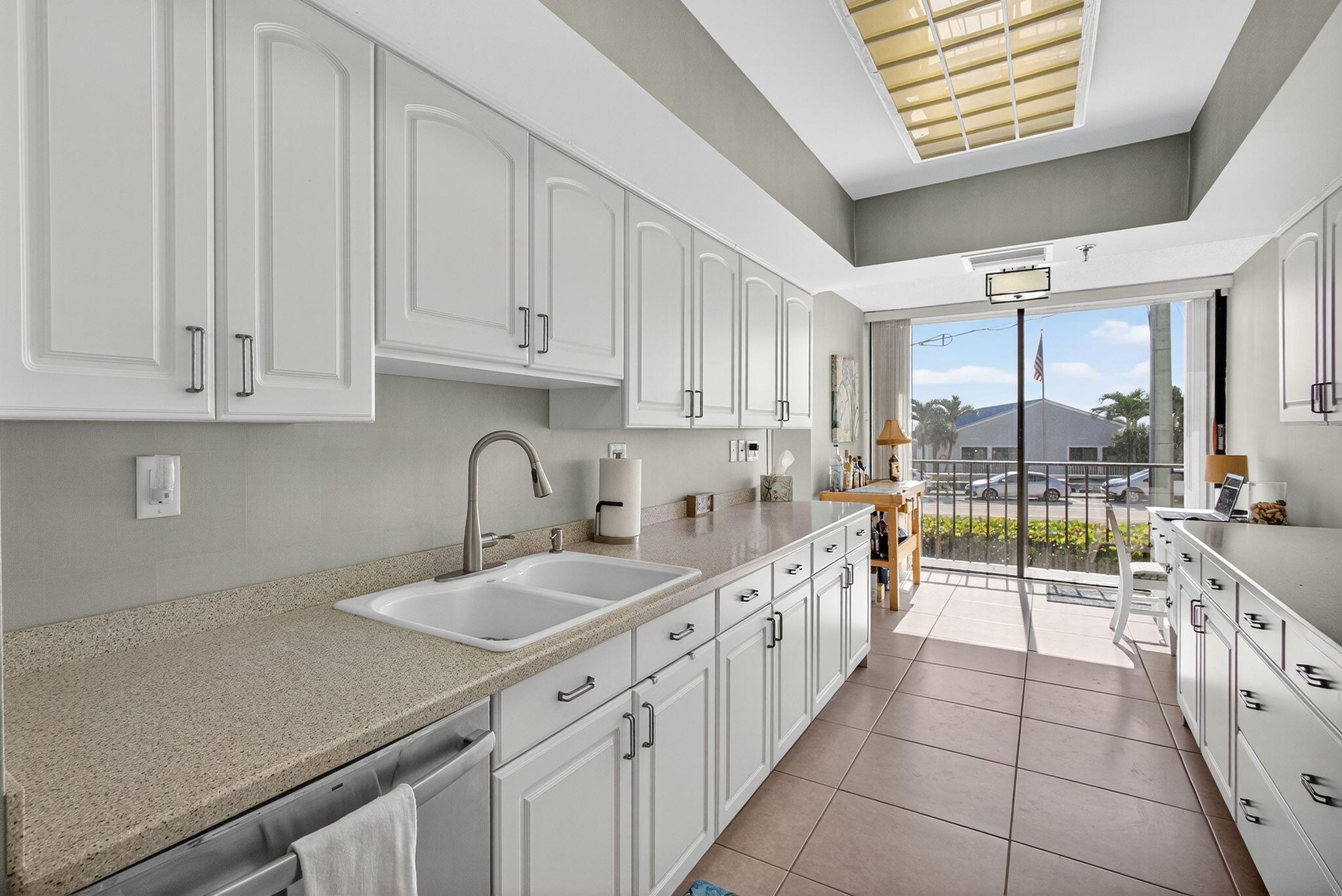 OCEANCREST CONDO APTS - Residential