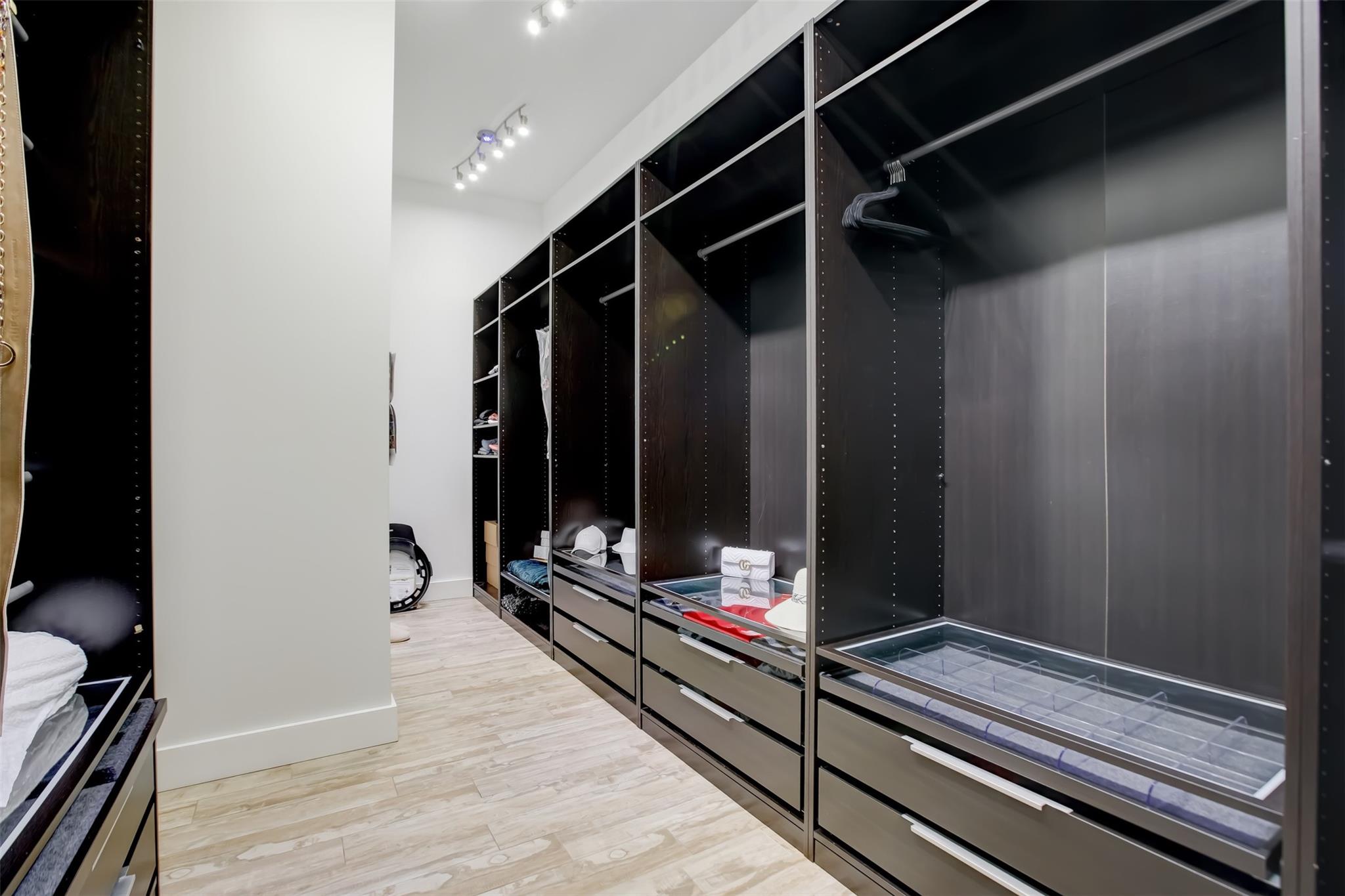 Coral Ridge 21-50 B - Residential