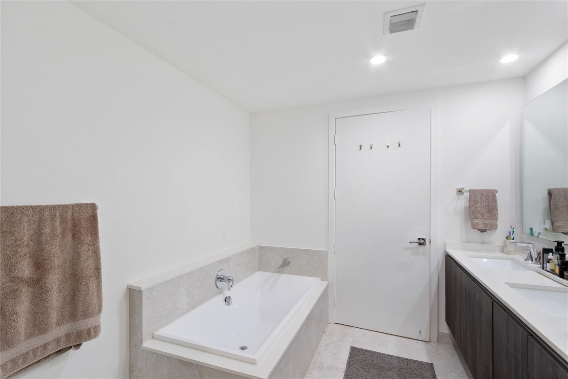 Aria/Bay Condo - Residential Lease