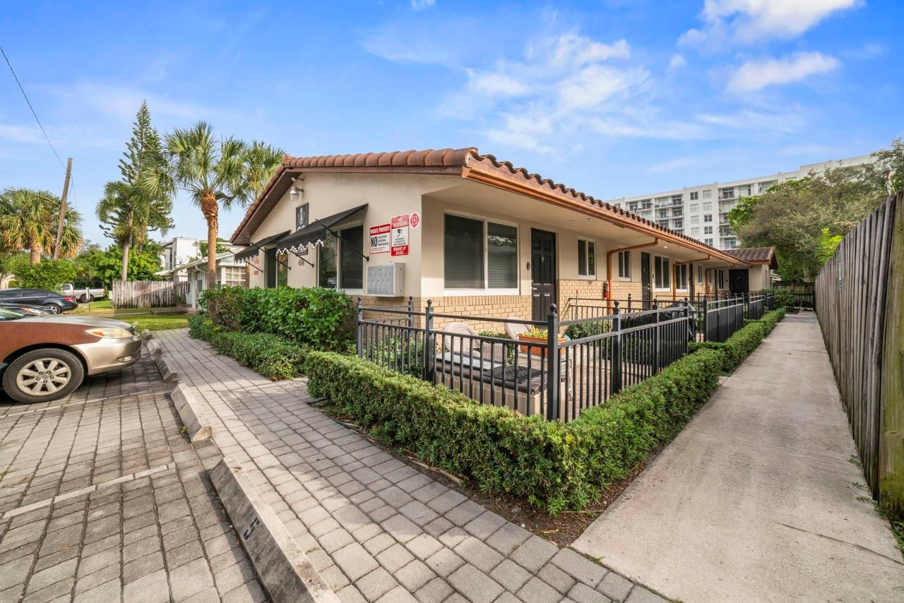 Lauderdale 2-9 D - Residential Lease