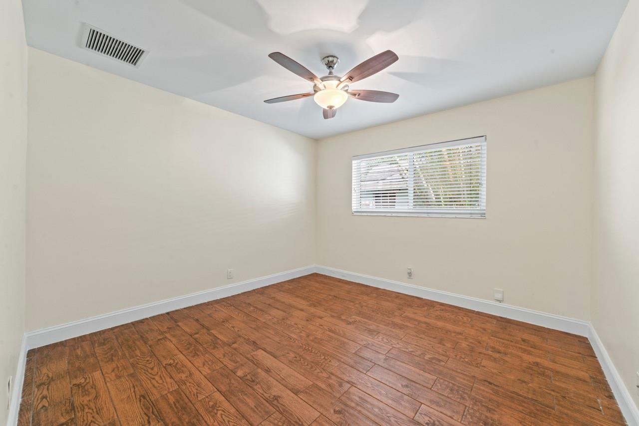 Lauderdale 2-9 D - Residential Lease