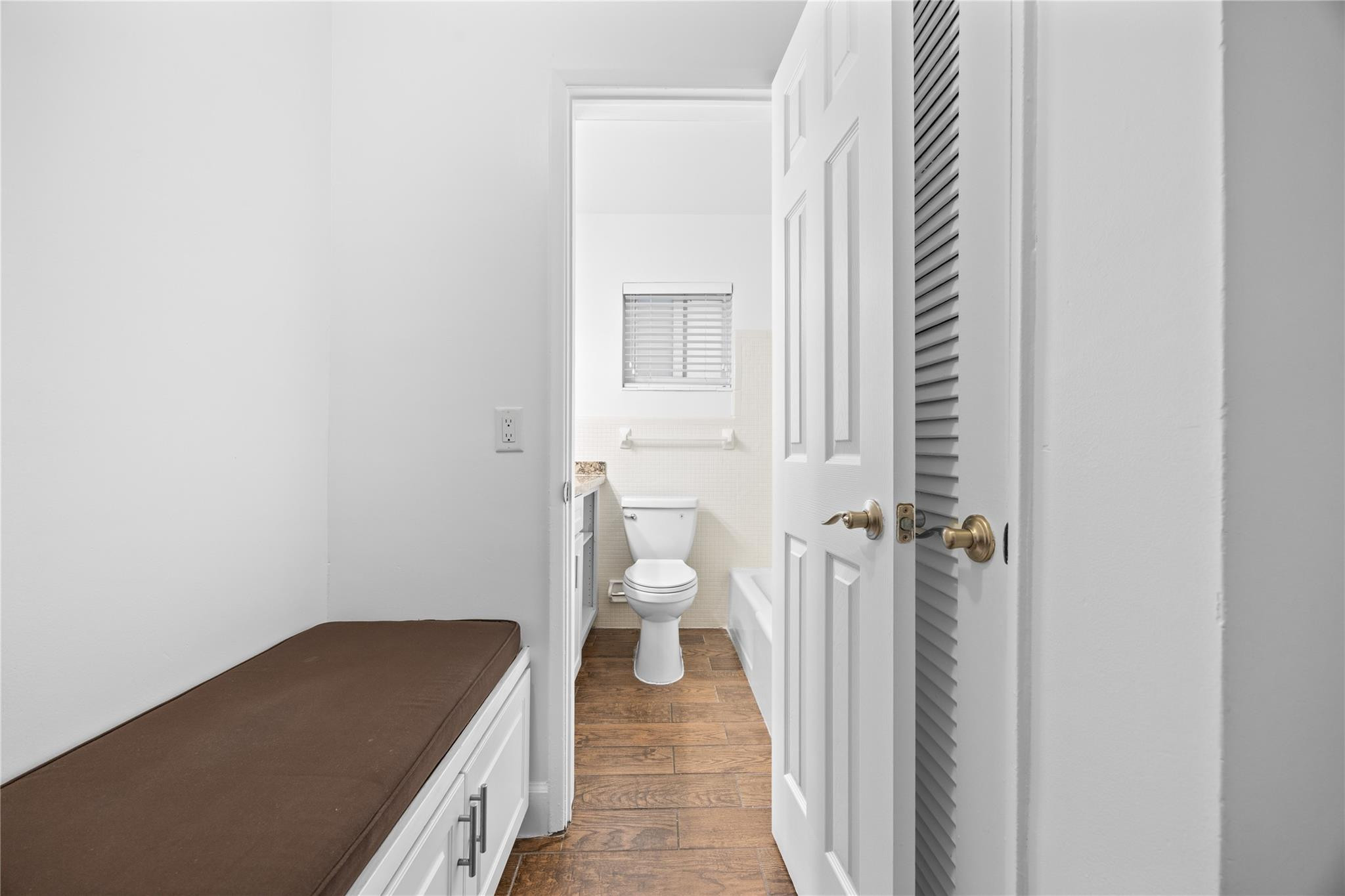 Lauderdale 2-9 D - Residential Lease