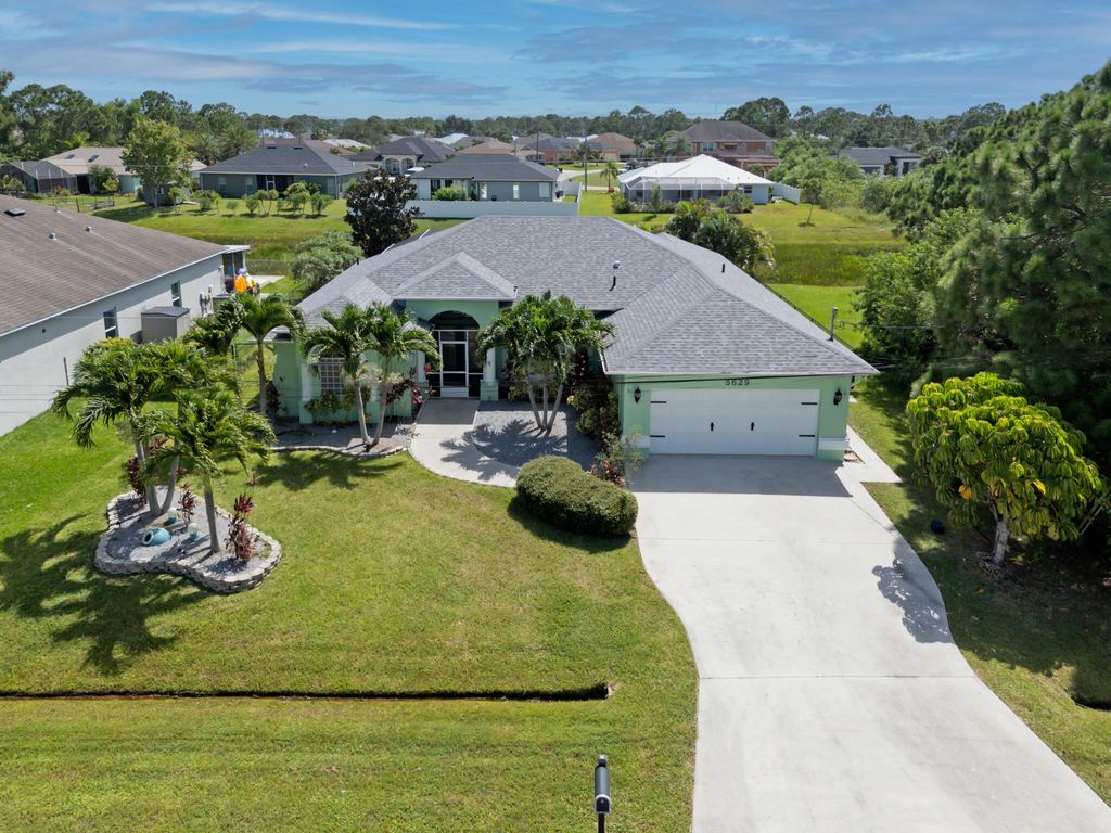 Photo of 5629 NW North Crisona Circle, Port Saint Lucie, FL 34986 (MLS # R11111547)