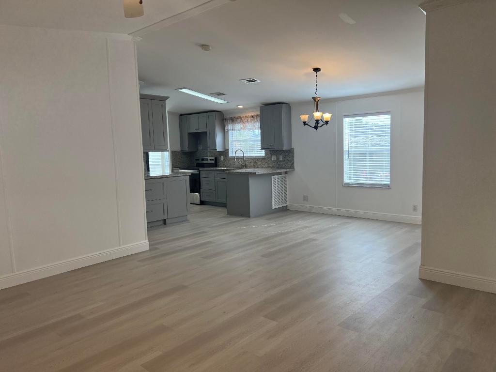 DEERFIELD LAKE - Residential