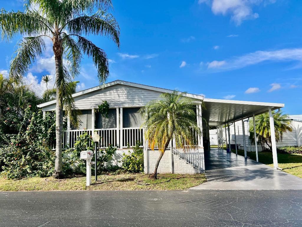 DEERFIELD LAKE - Residential