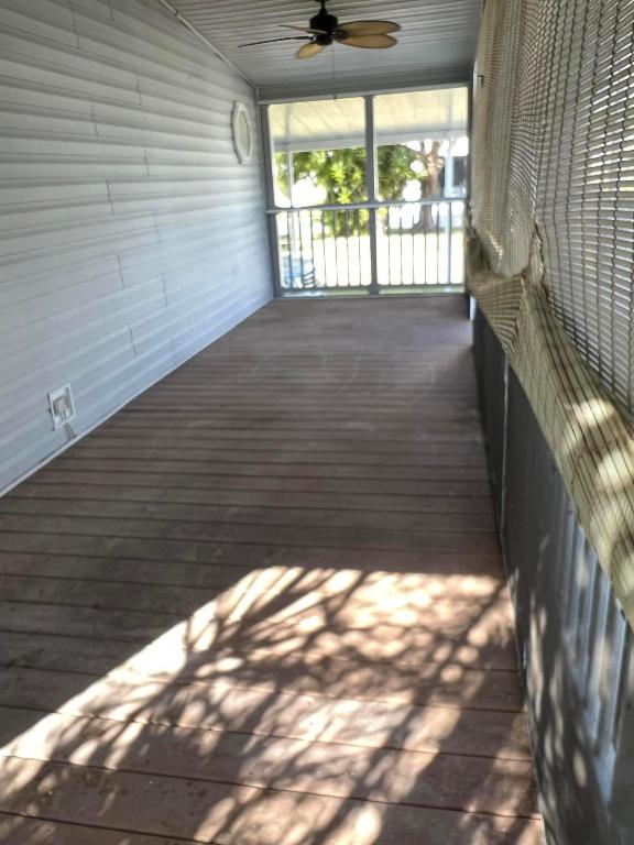 DEERFIELD LAKE - Residential