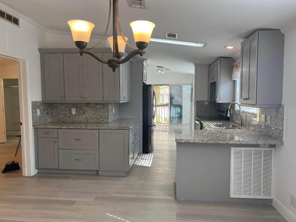 DEERFIELD LAKE - Residential