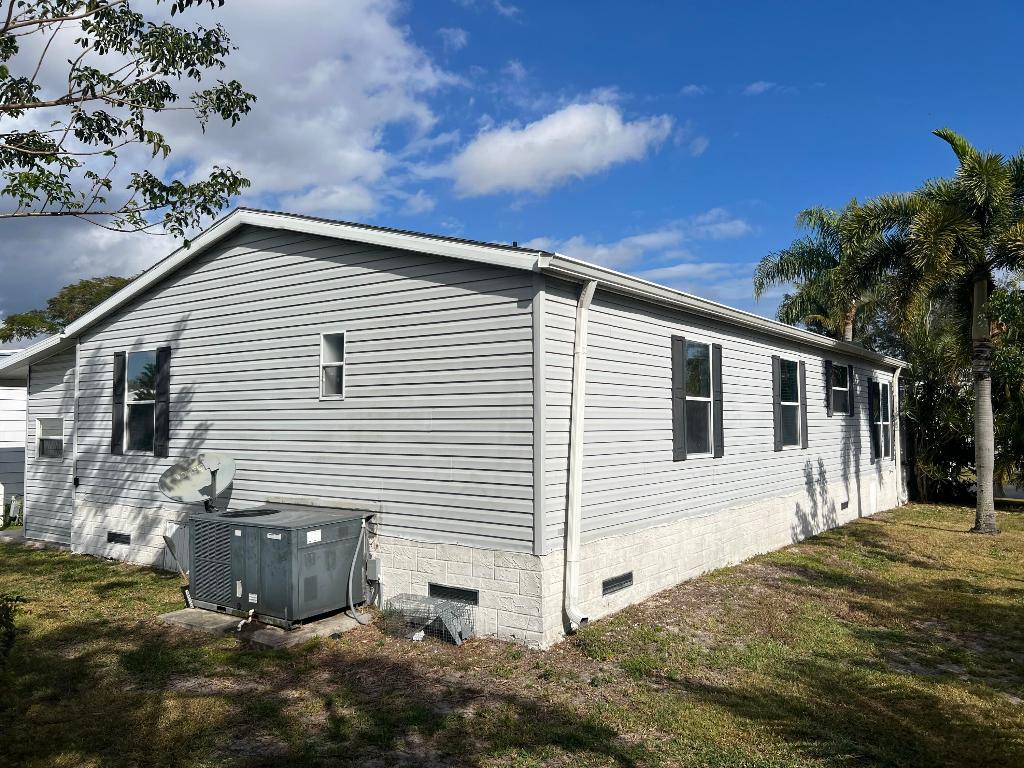 DEERFIELD LAKE - Residential