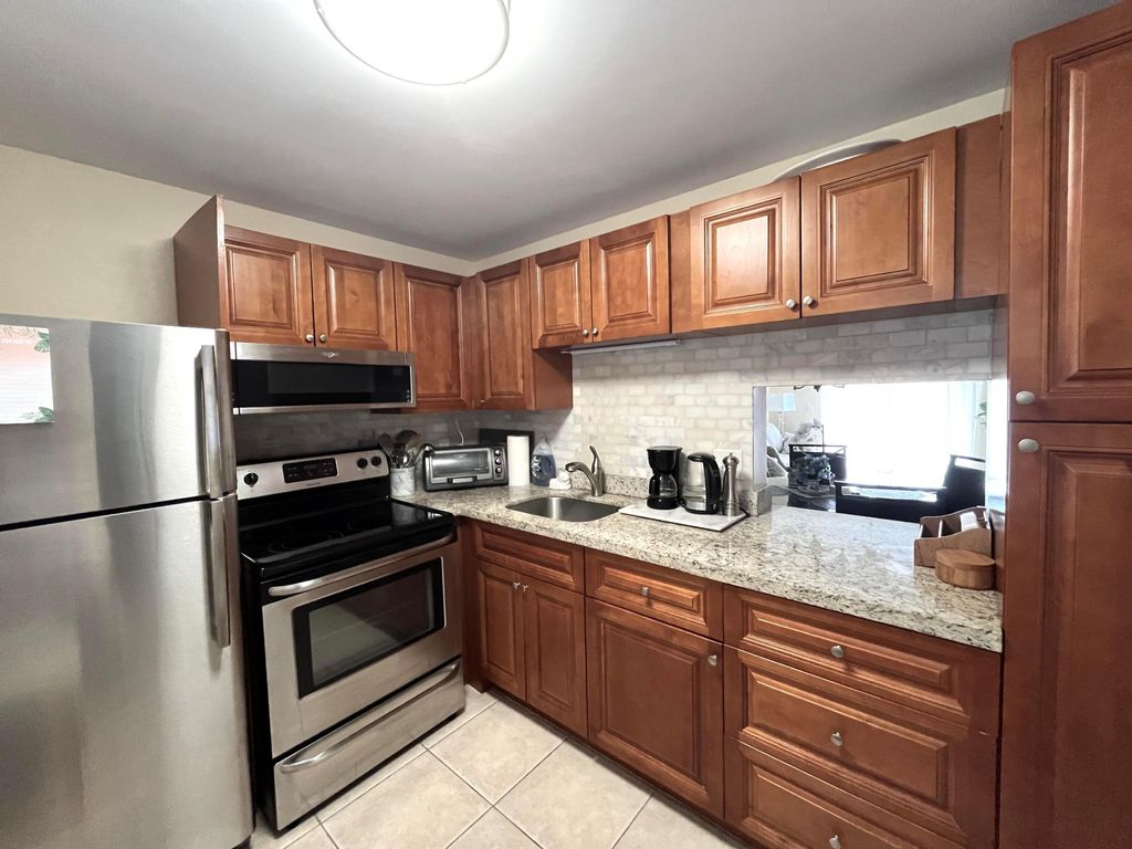 Photo of 330 NE 26th Avenue #406, Boynton Beach, FL 33435 (MLS # R11144404)